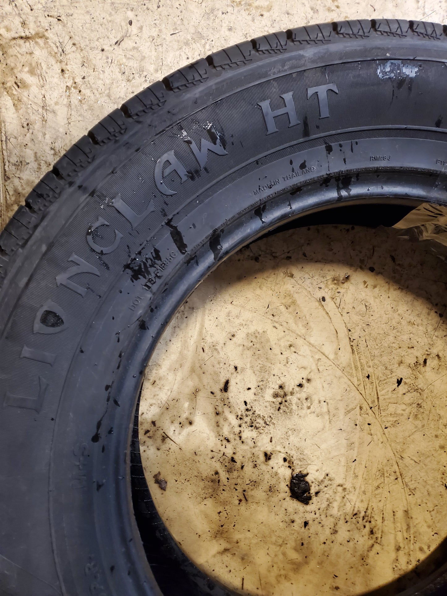 USED 13.5/32" LIONHART LIONCLAW HT LT 275 65 20 126/123S 10PLY TIRE LHSTHT2065010