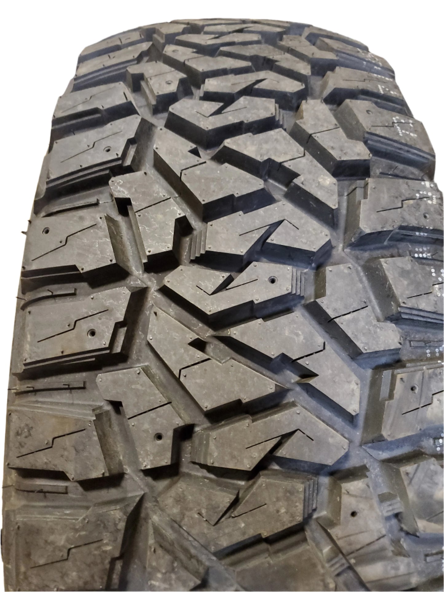 ROVELO RIDGETRAK R/T RT01 BSW LT 37 12.5 17 124Q 8PLY RUGGED TIRE 1600409K