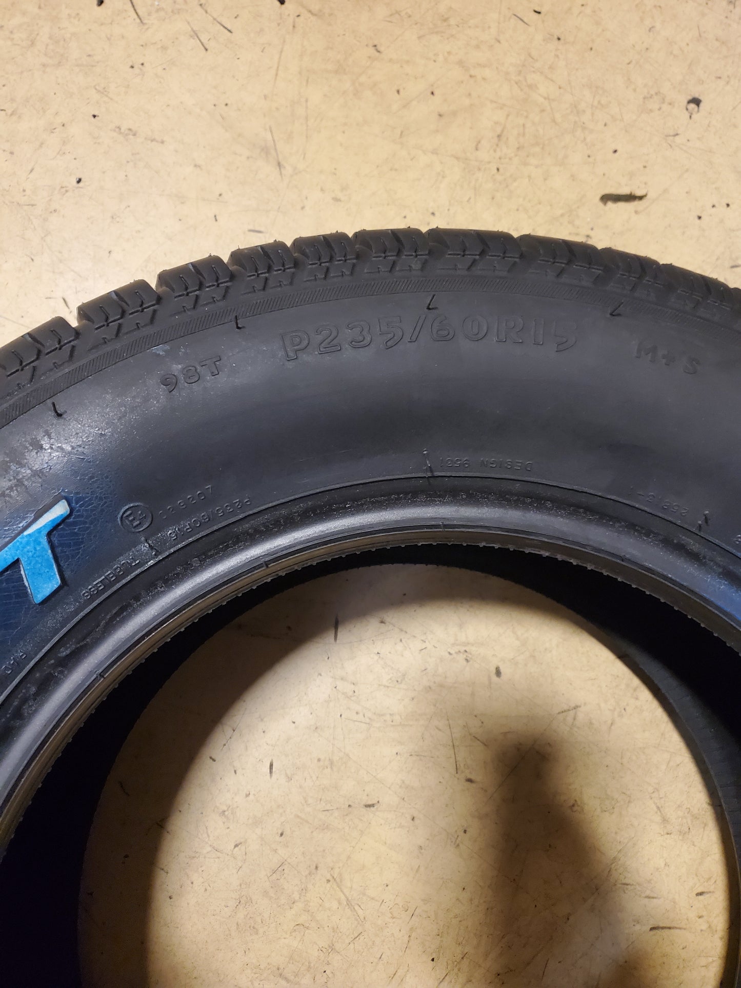 MASTERCRAFT AVENGER RWL P 235 60 15 98T ALL SEASON TIRE 174005001