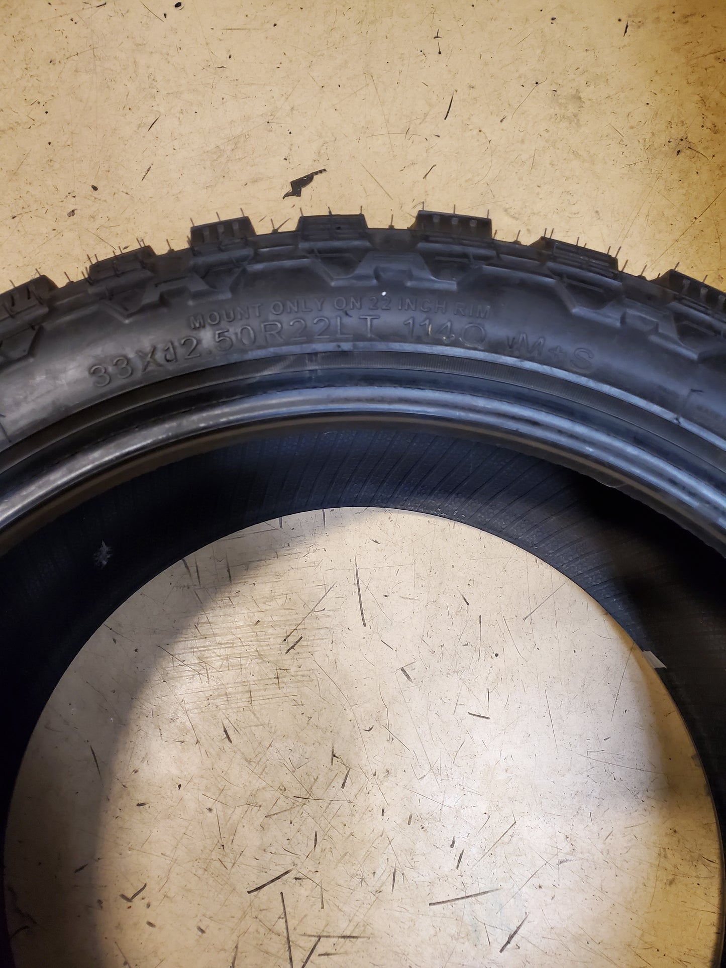CENTENNIAL DIRT COMMANDER M/T LT 33 12.50 22 114Q 12PLY MUD TIRE TCD2233125F