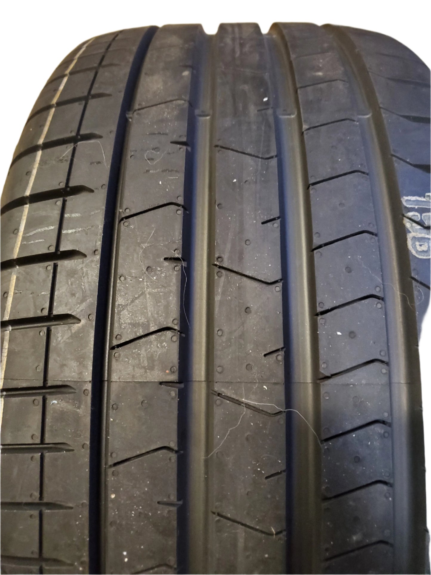 2 PIRELLI P ZERO PZ4 LUXURY MOE BSW P 255 35 19 96Y XL RUNFLAT UHP TIRE 2908300