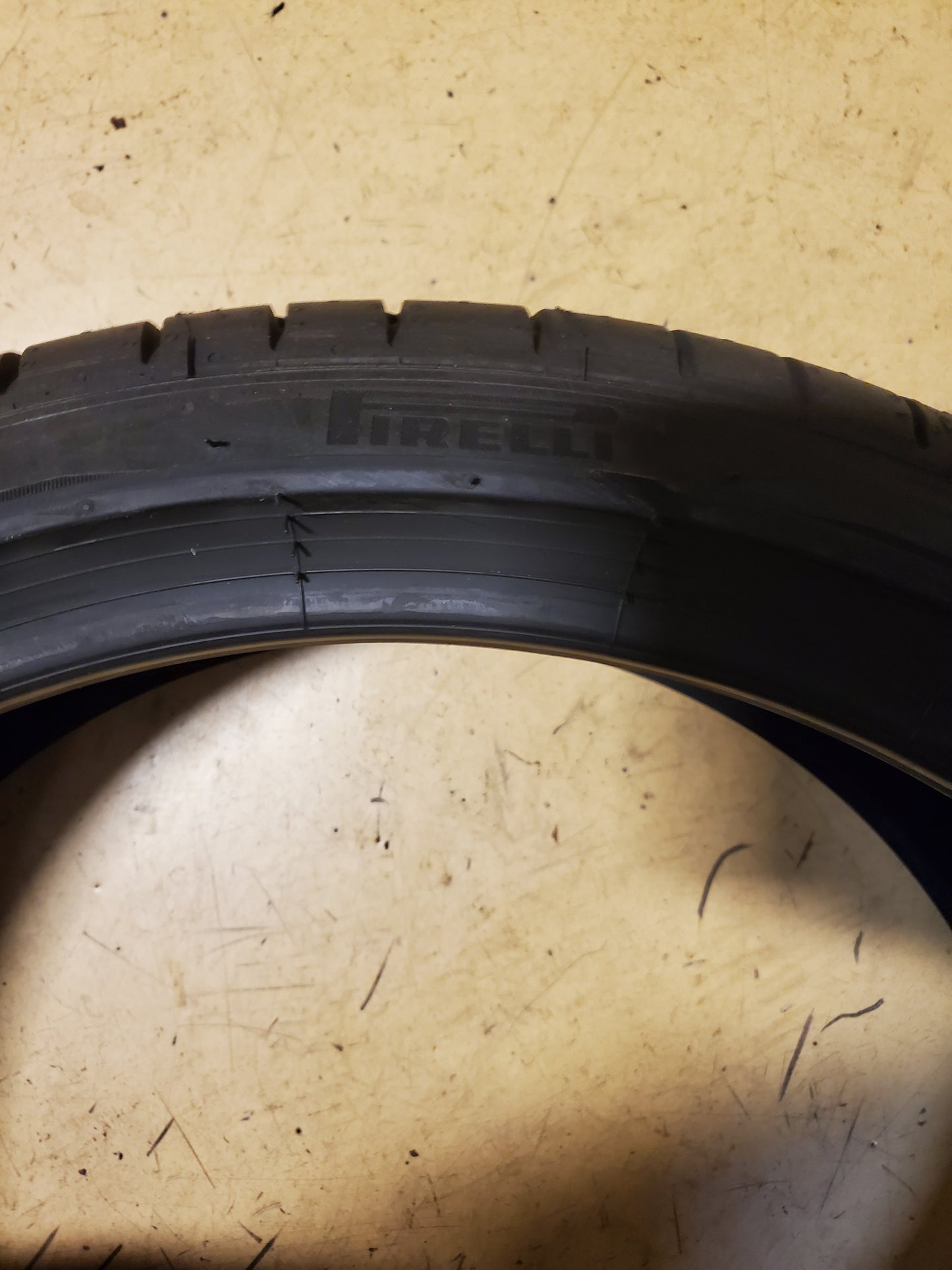 PIRELLI P-ZERO PZ4 MOE BSW P 245 35 20 XL UHP TIRE 3122200