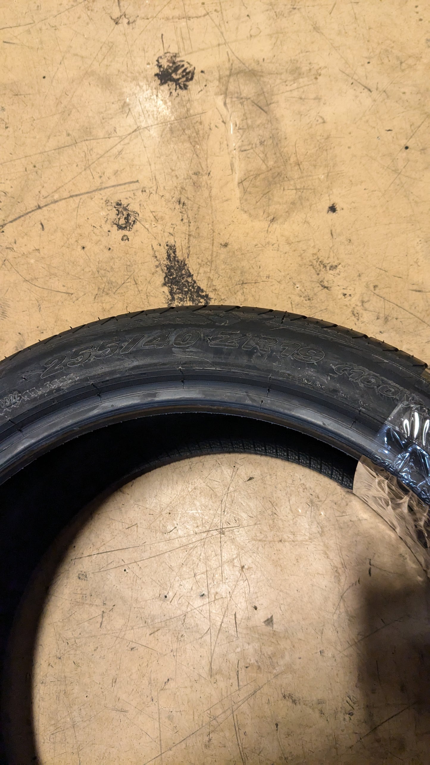 PIRELLI P ZERO MERCEDES BSW P 255 40 19 100Y XL UHP TIRE 2713300