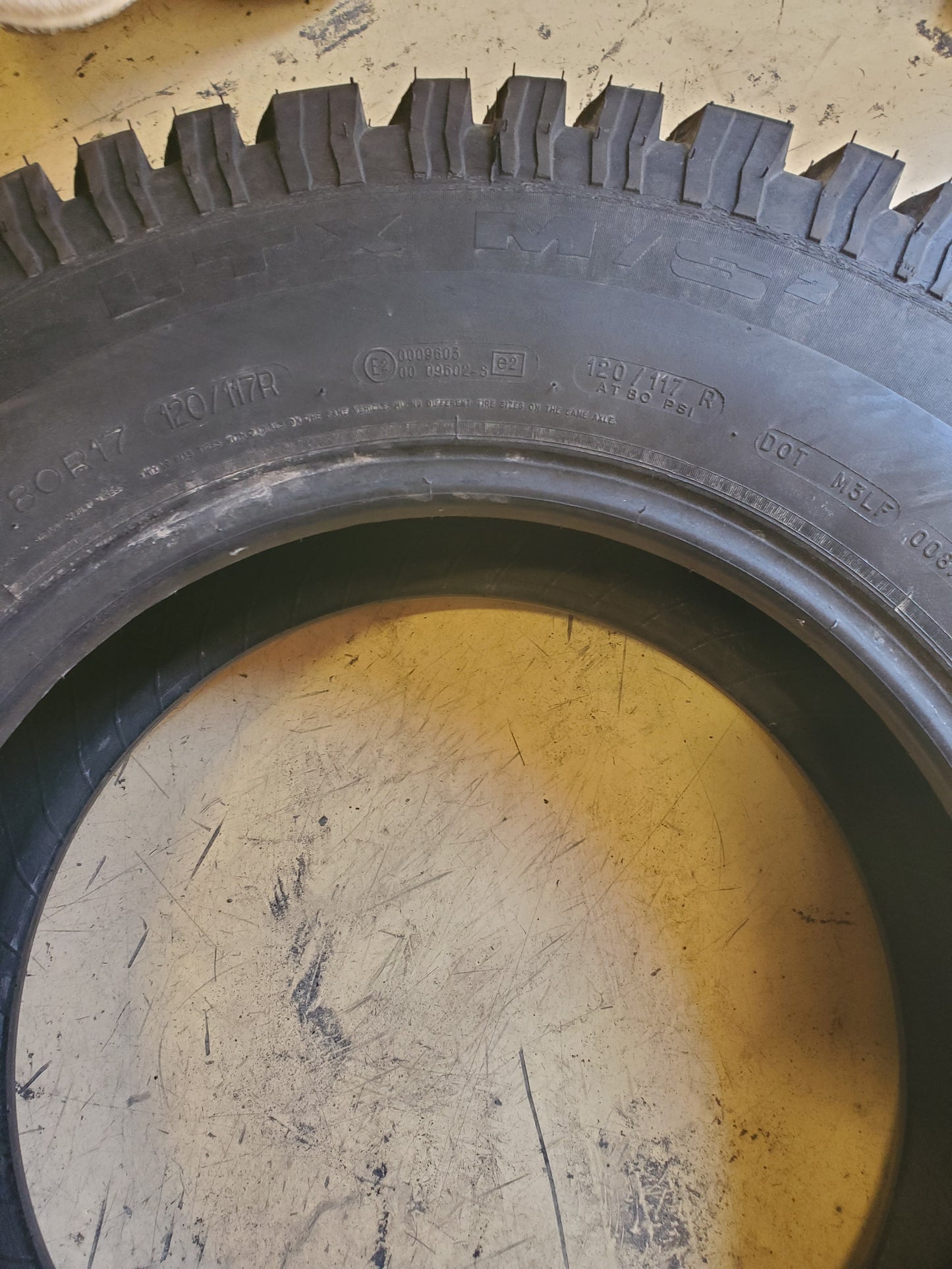NOS MICHELIN LTX M/S 2 BSW LT 235 80 17 120/117R 10PLY ALL SEASON TIRE 02327