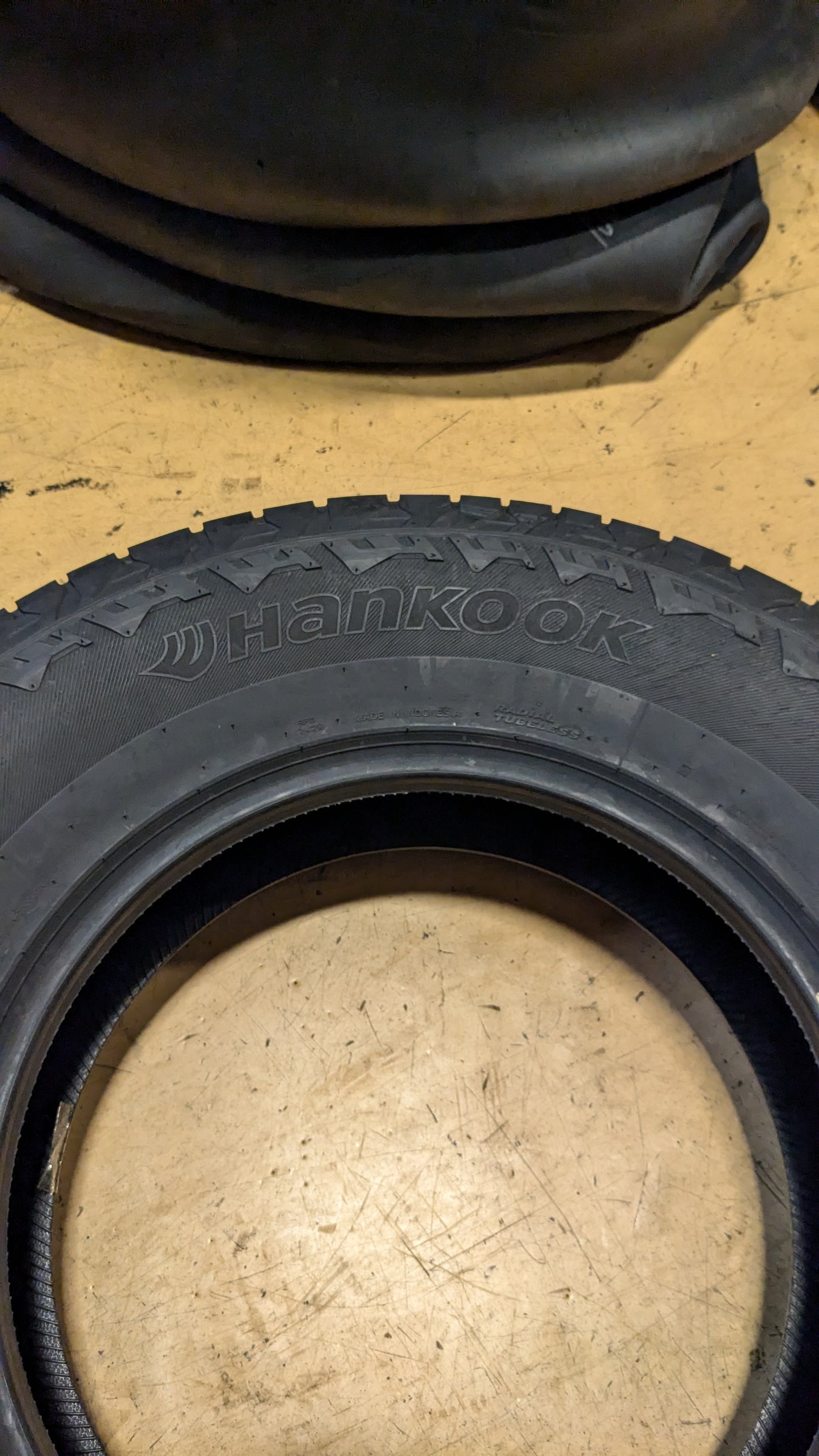 HANKOOK DYNAPRO AT2 BSW P 255 75 17 115T ALL TERRAIN TIRE 1021538