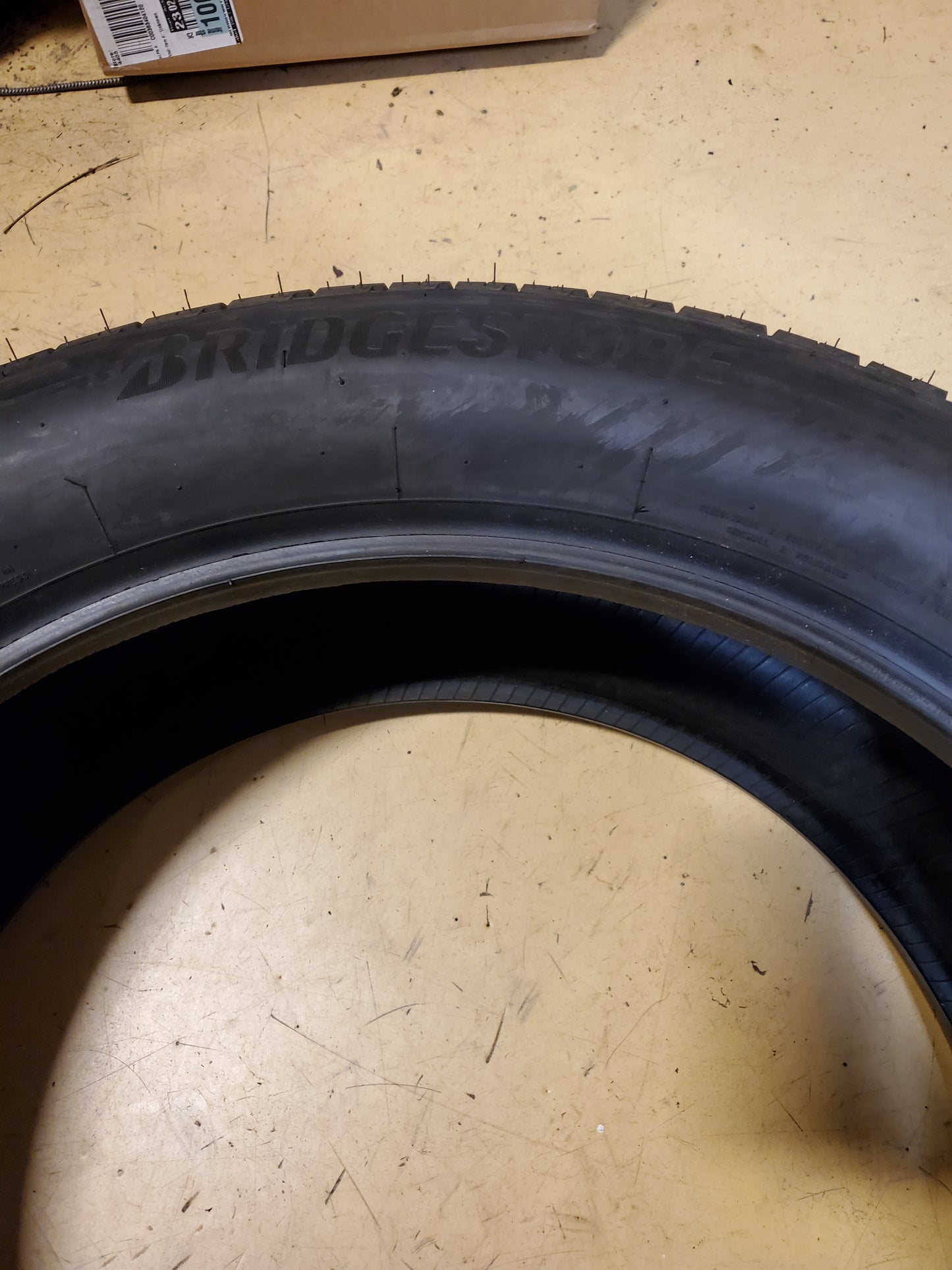 USED 10/32" BRIDGESTONE ALENZA A/S 02 P 275 50 22 111H ALL SEASON TIRE 008922