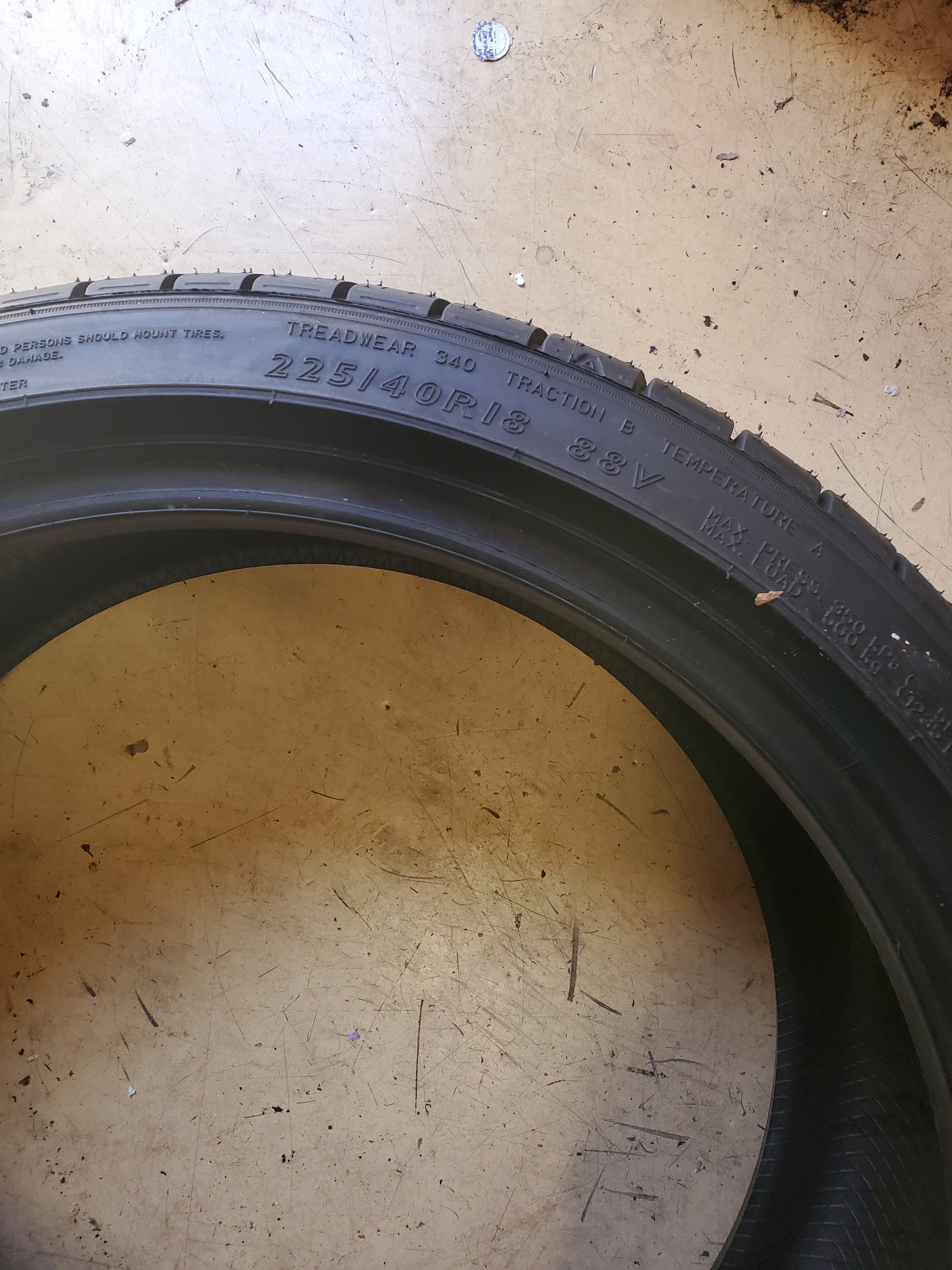 DUNLOP SP SPORT 5000 BSW P 225 40 18 88V UHP TIRE 57000230