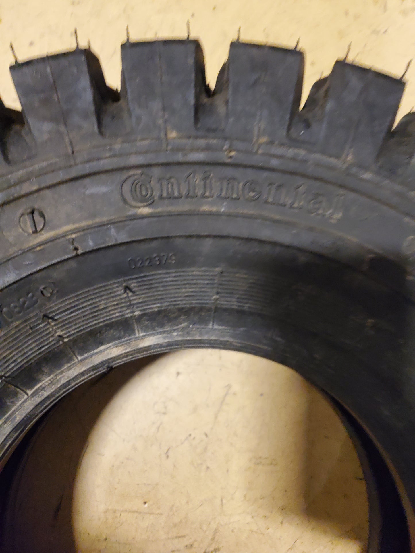 CONTINENTAL IC40 BSW 6 9 12PLY INDUSTRIAL TIRE 0702101