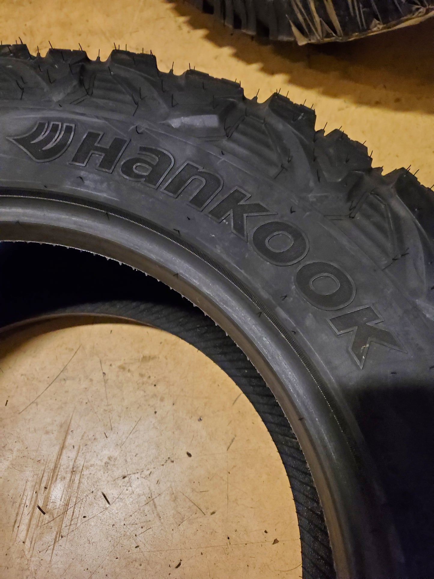 NOS HANKOOK DYNAPRO MT2 RT05 BSW LT 35 12.5 20 121Q 10PLY MUD TIRE 2020794