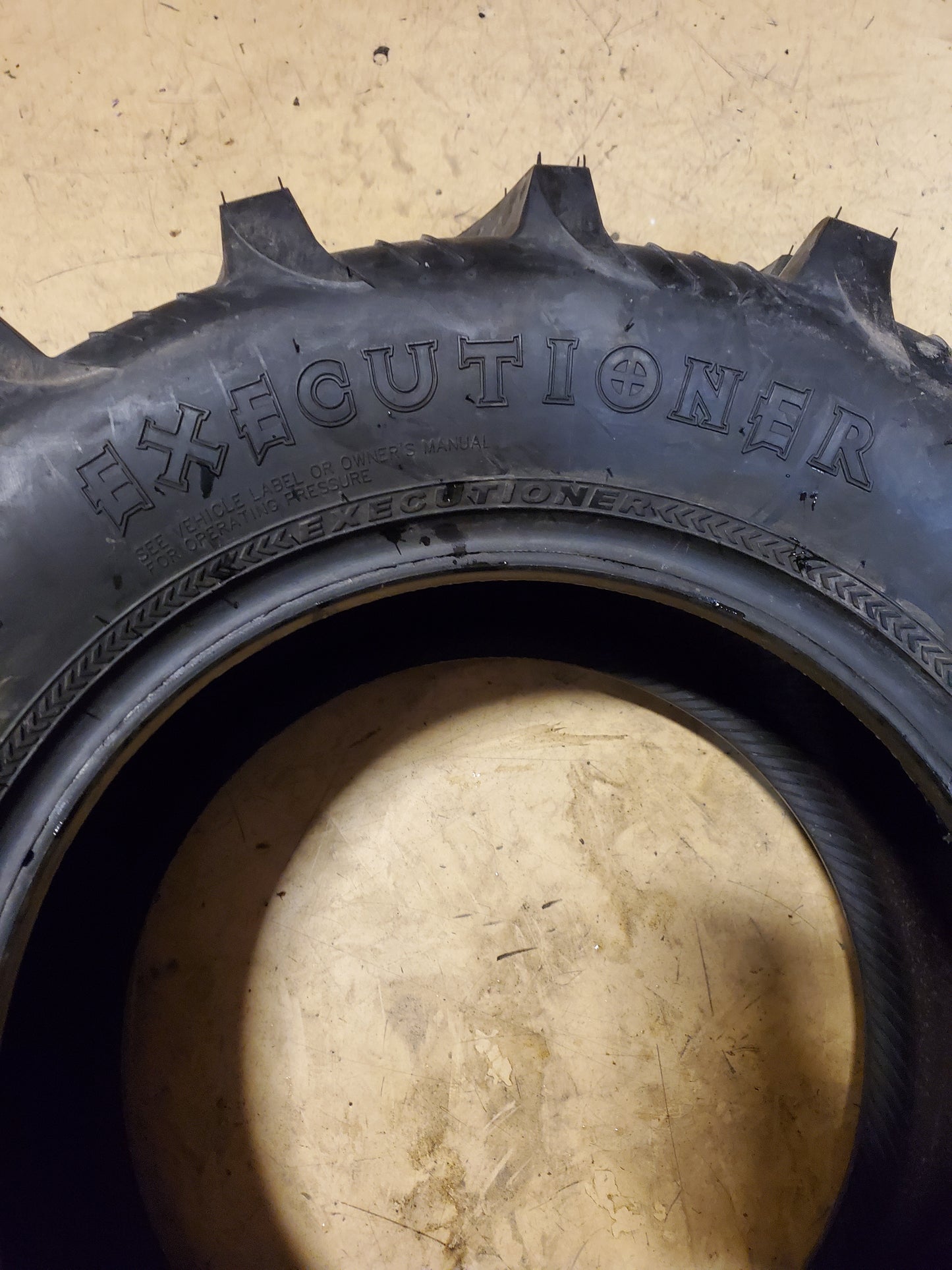 KENDA EXECUTIONER BSW P AT 28 11 14 6PLY ATV/UTV TIRE 085381467C1