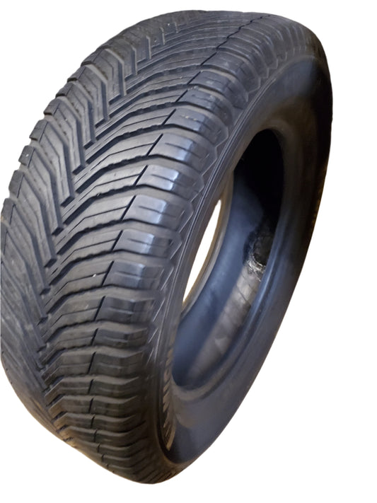 USED 8/32” MICHELIN CROSSCLIMATE2 BSW P 225 65 17 102H ALL WEATHER TIRE 13153