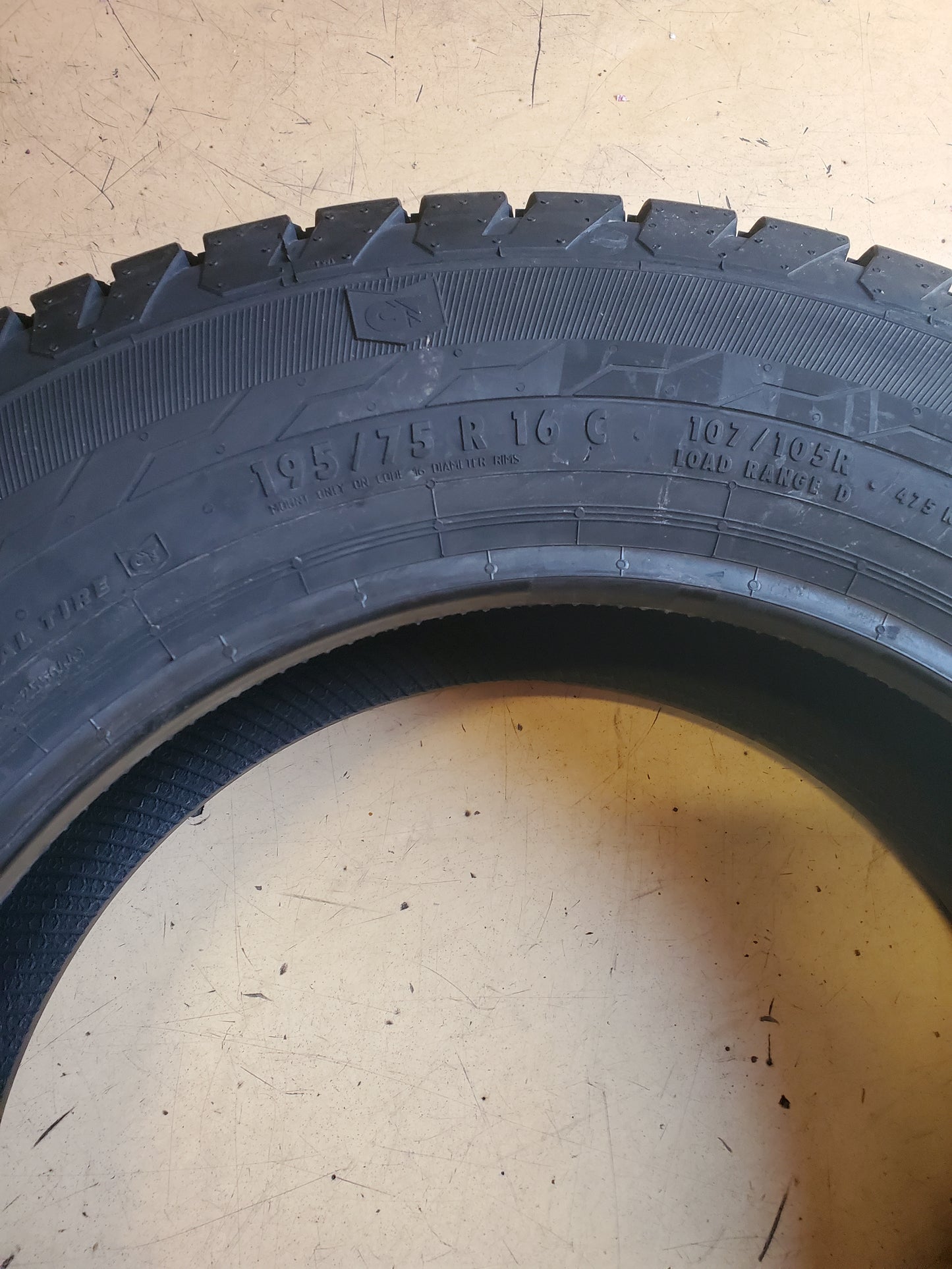 GENERAL GRABBER HD VAN BSW P 195 75 16 4PLY ALL SEASON TIRE 04603430000