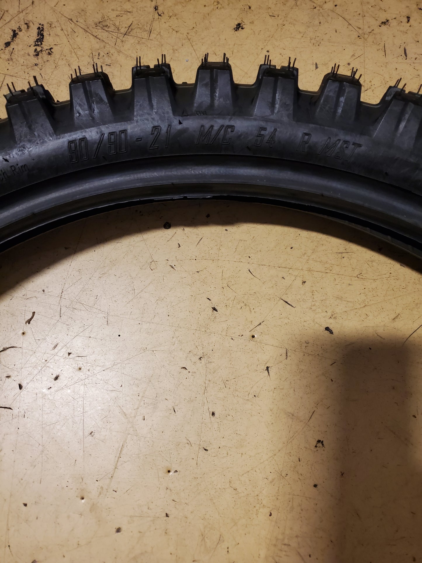 MOTOZ TRACTIONATOR DV BSW 90 90 21 54R MOTORCYCLE TIRE 2063110001