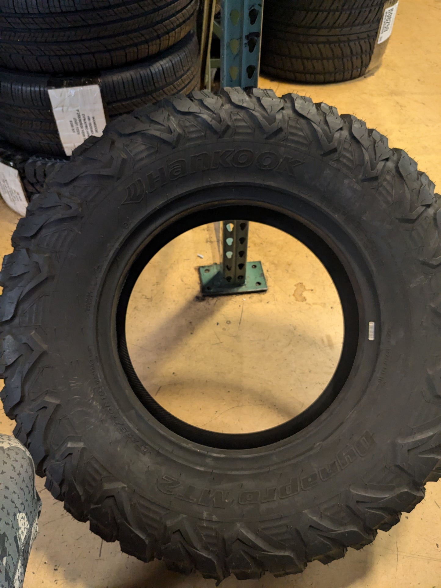 HANKOOK DYNAPRO MT2 RT05 BSW LT 295 70 18 129/126Q 10PLY MUD TERRAIN TIRE 2020805