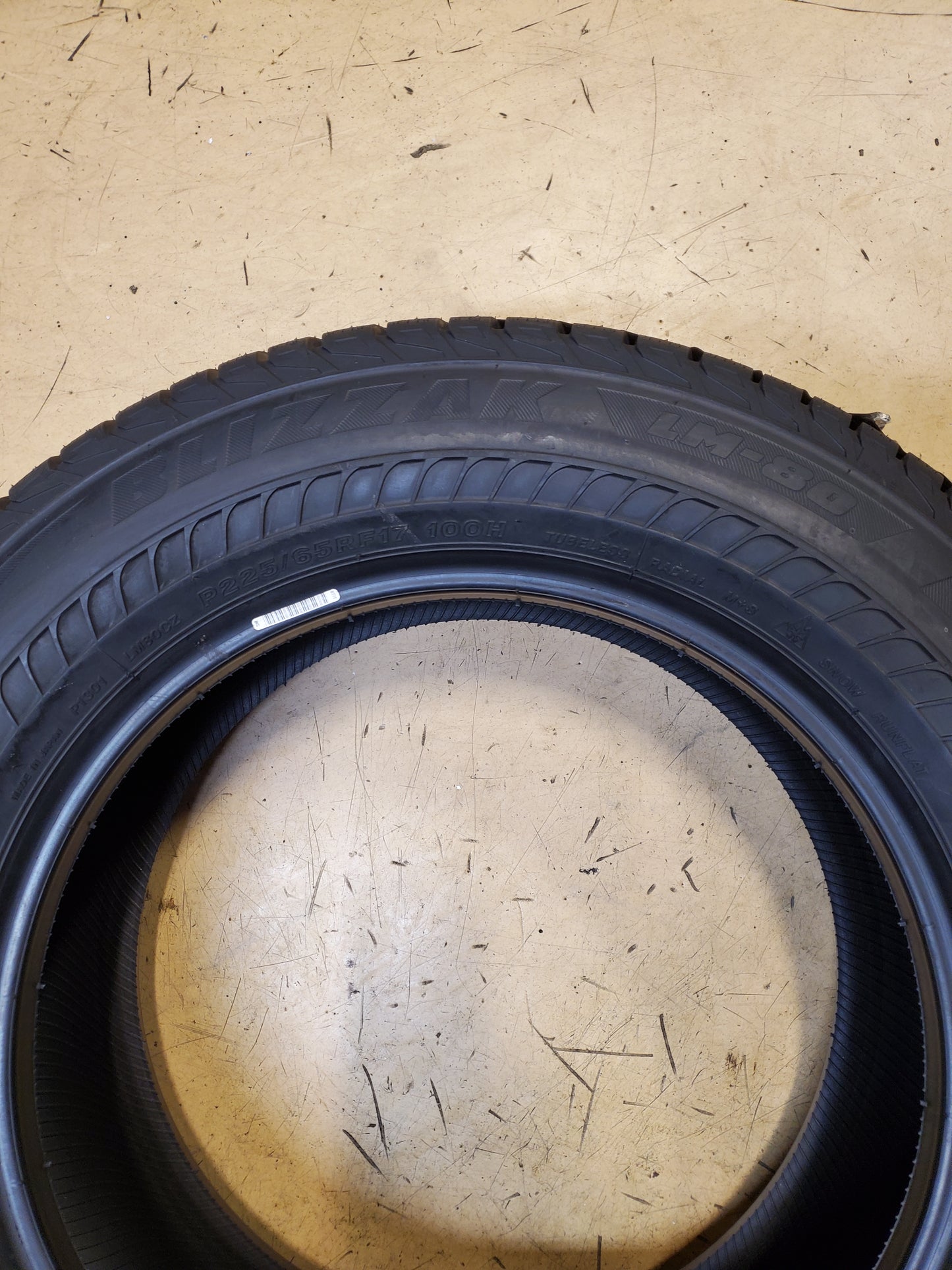 2 BRIDGESTONE BLIZZAK LM-80 RFT BSW P 225 65 17 100H WINTER TIRE 000646