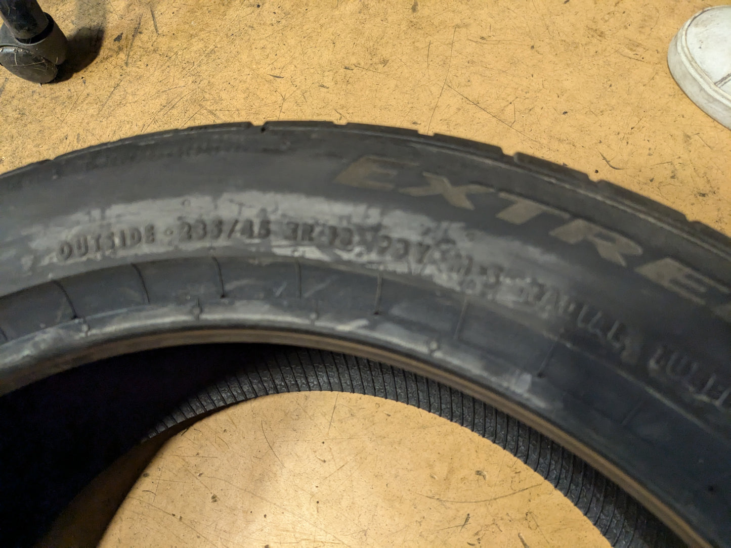 CONTINENTAL EXTREME CONTACT DWS 06 PLUS BSW P 235 45 18 98Y XL UHP TIRE 15572880000