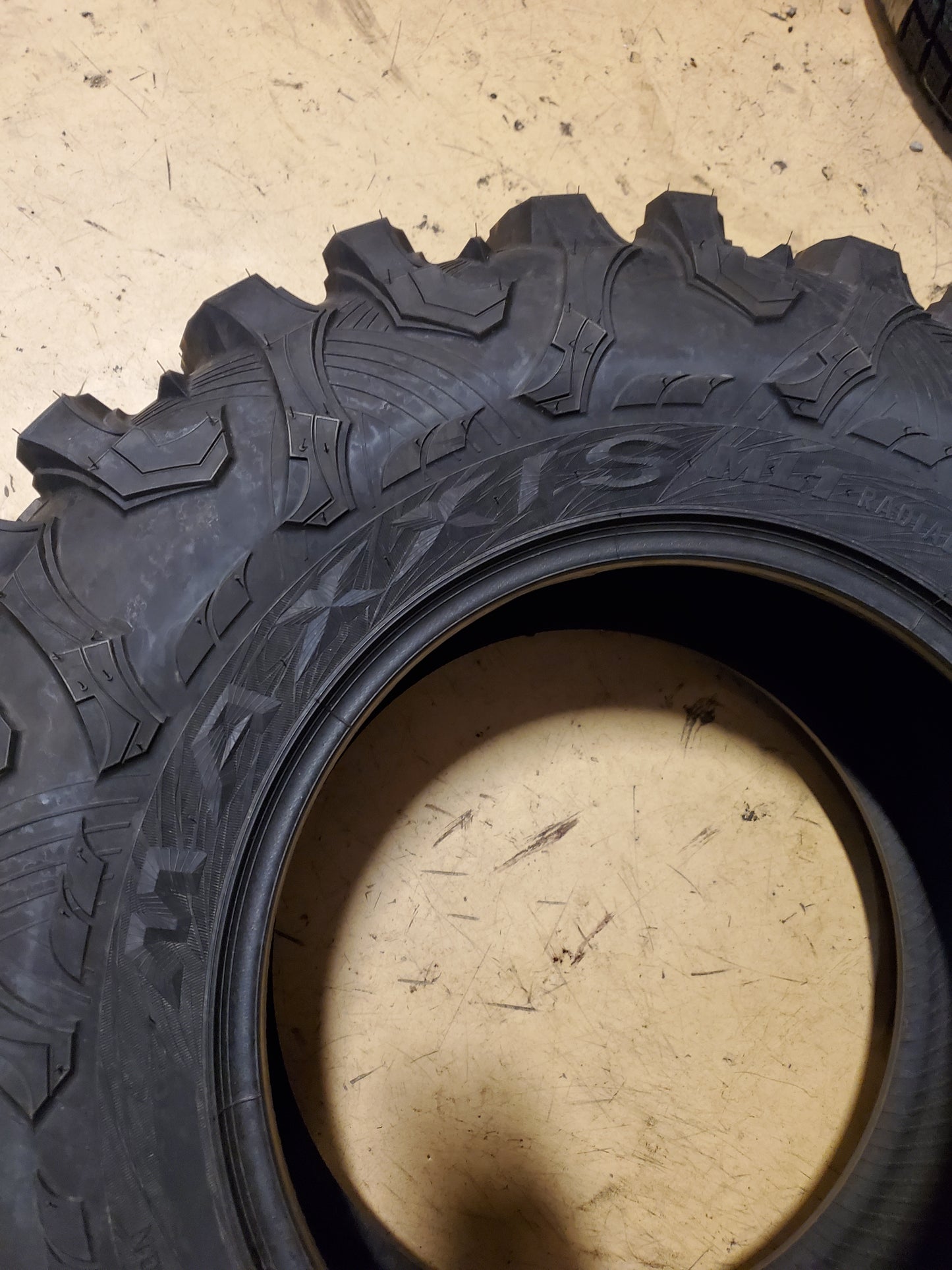 MAXXIS ML1 CARNIVORE BSW 31 10 15 8PLY ATV/UTV TIRE TM00020300