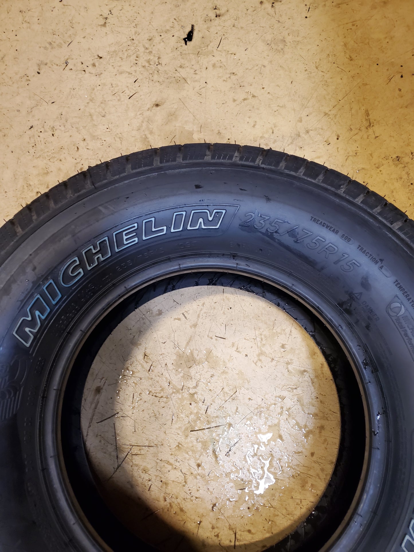 MICHELIN DEFENDER LTX OWL P 235 75 15 109T XL ALL SEASON TIRE 82806