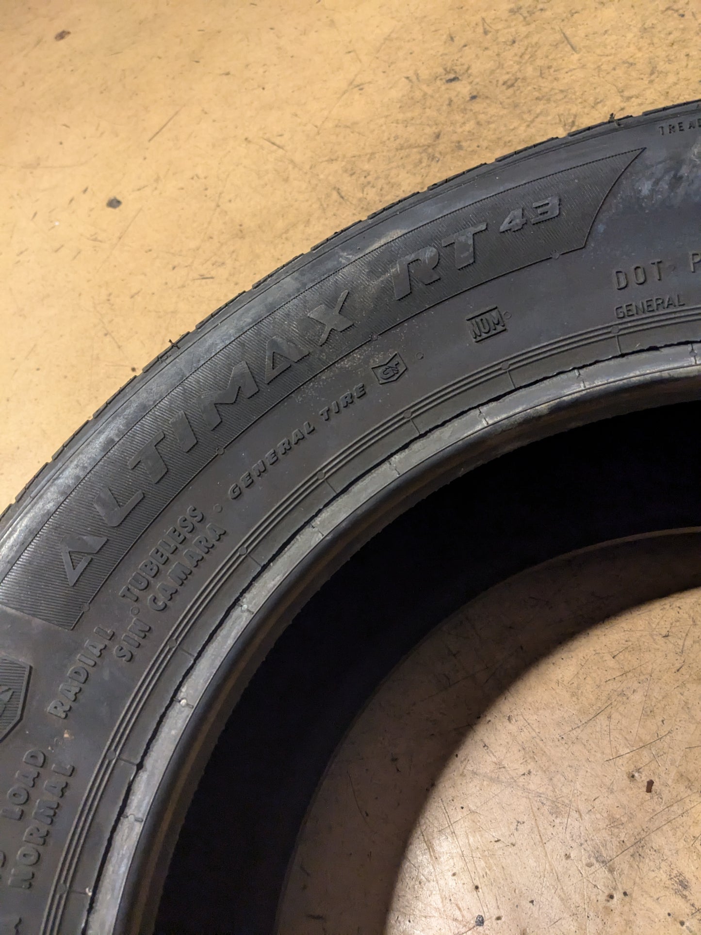 NOS GENERAL ALTIMAX RT43 BSW P 205 65 15 94H SL ALL SEASON TIRE 15498080000
