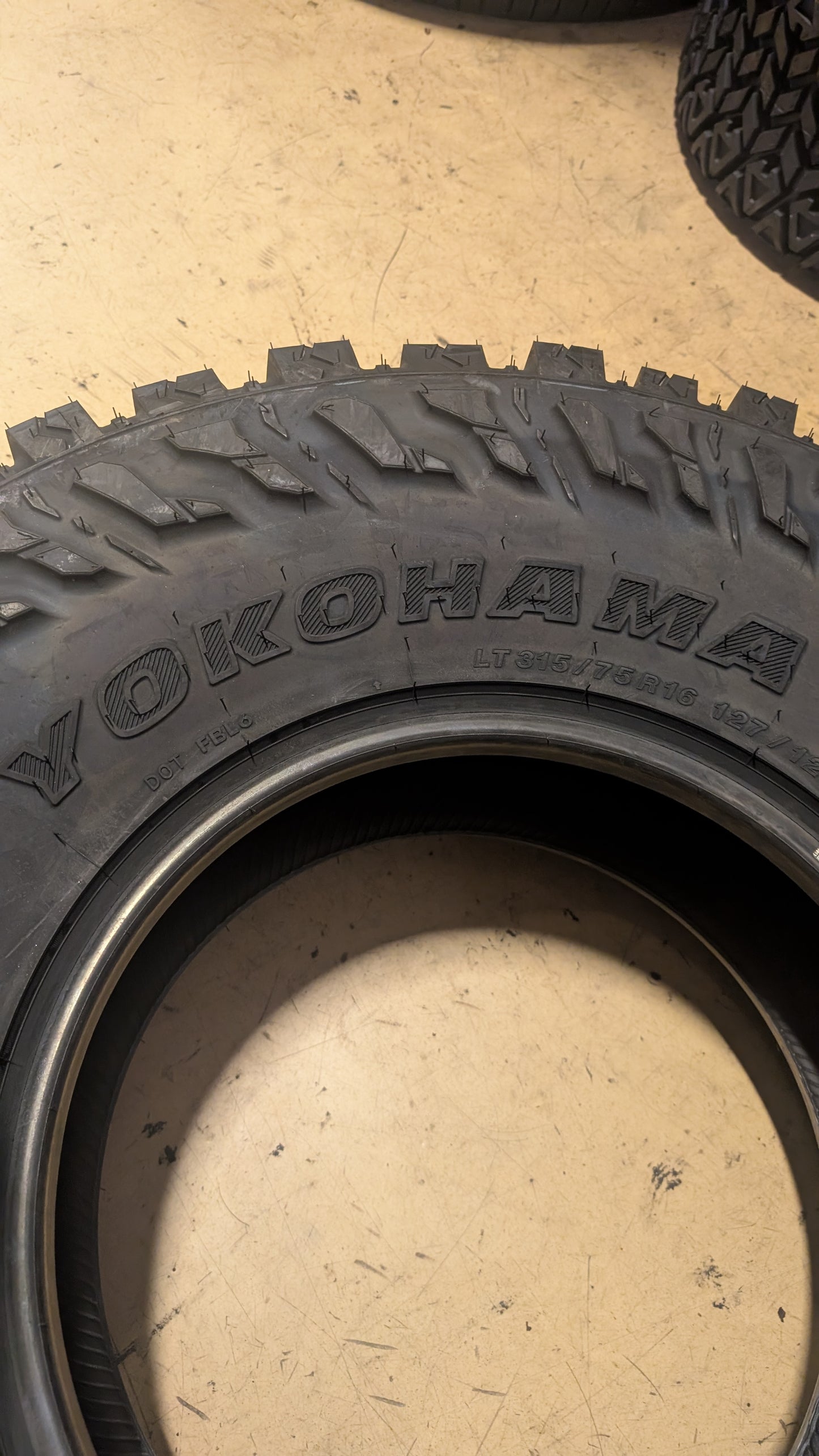 YOKOHAMA GEOLANDAR M/T G003 BSW LT 315 75 16 127/124Q 10PLY MUD TIRE 110133308