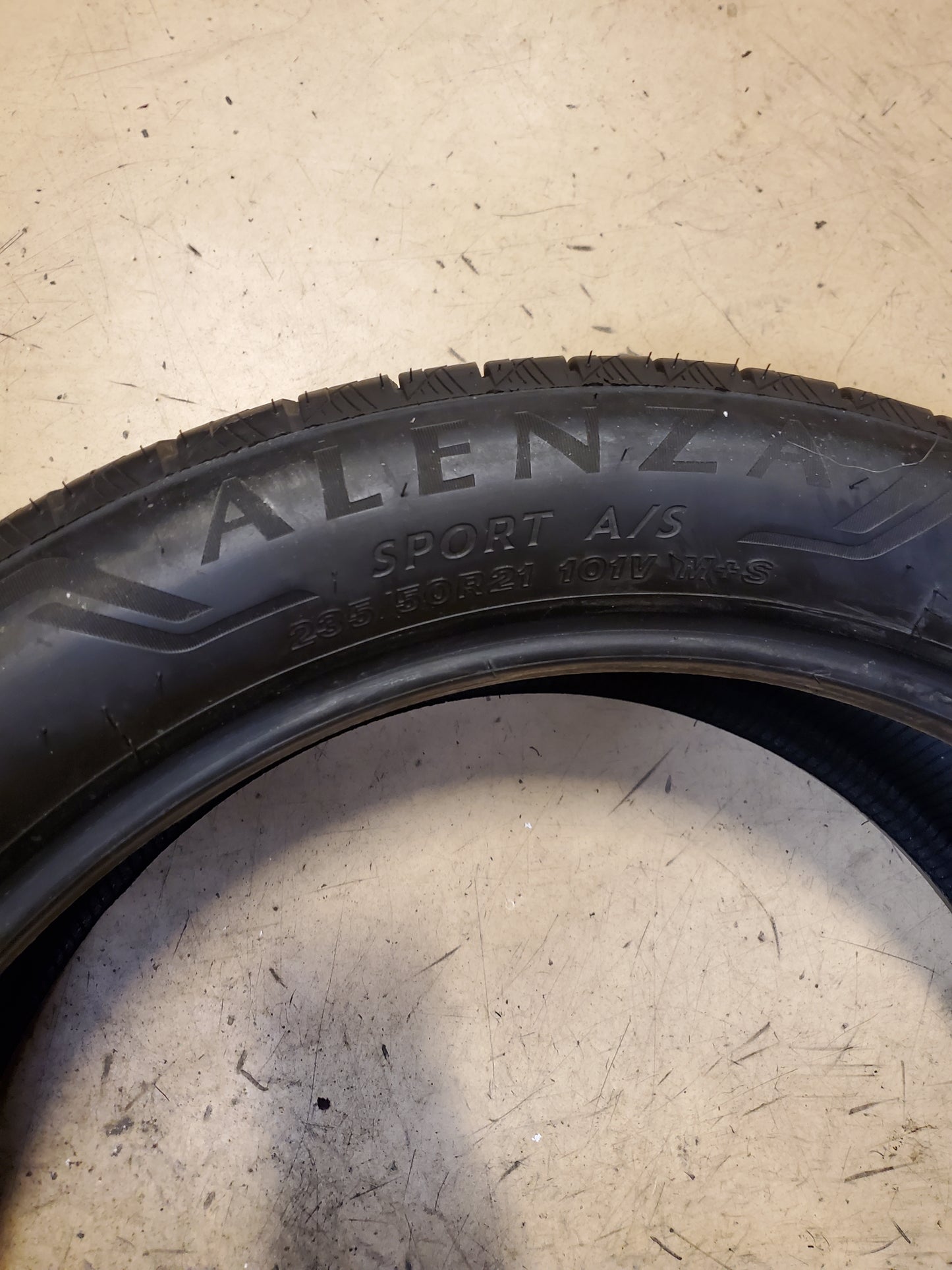 USED 9/32" BRIDGESTONE ALENZA SPORT A/S BSW P 235 50 21 101V UHP TIRE 008494