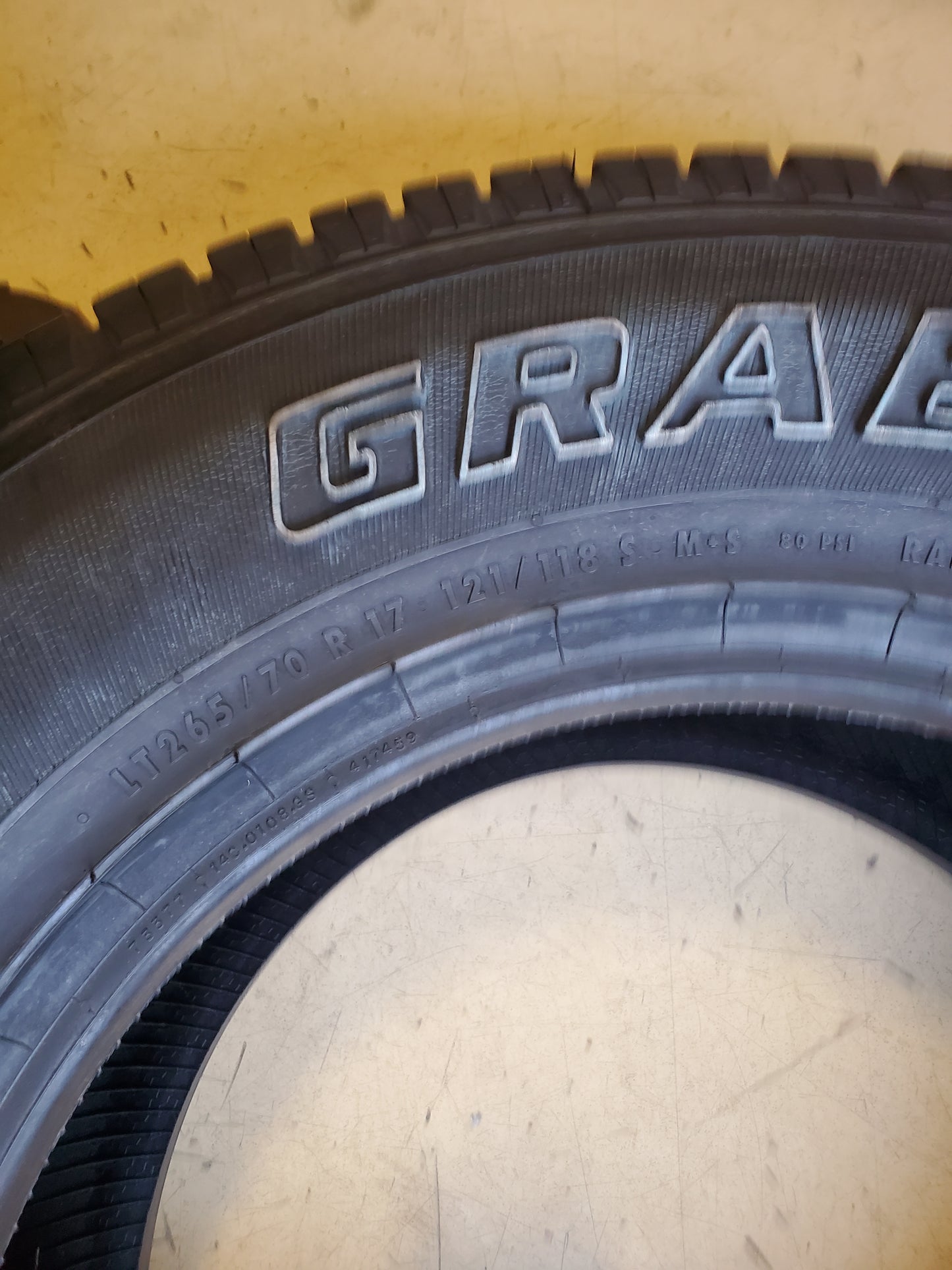 GENERAL GRABBER HTS60 OWL LT 265 70 17 121/118S 10PLY TIRE 04505170000