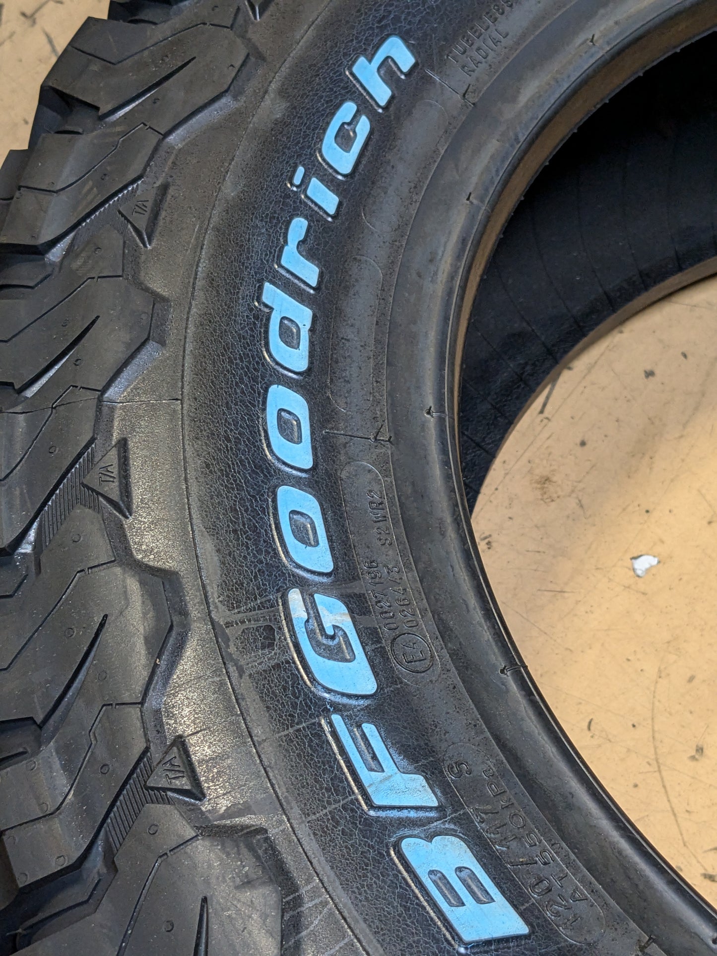 (KSL ONLY) BFGOODRICH ALL TERRAIN T/A KO2 RWL LT 265 65 17 120/117S LRE 10 PLY ALL TERRAIN TIRE 16681