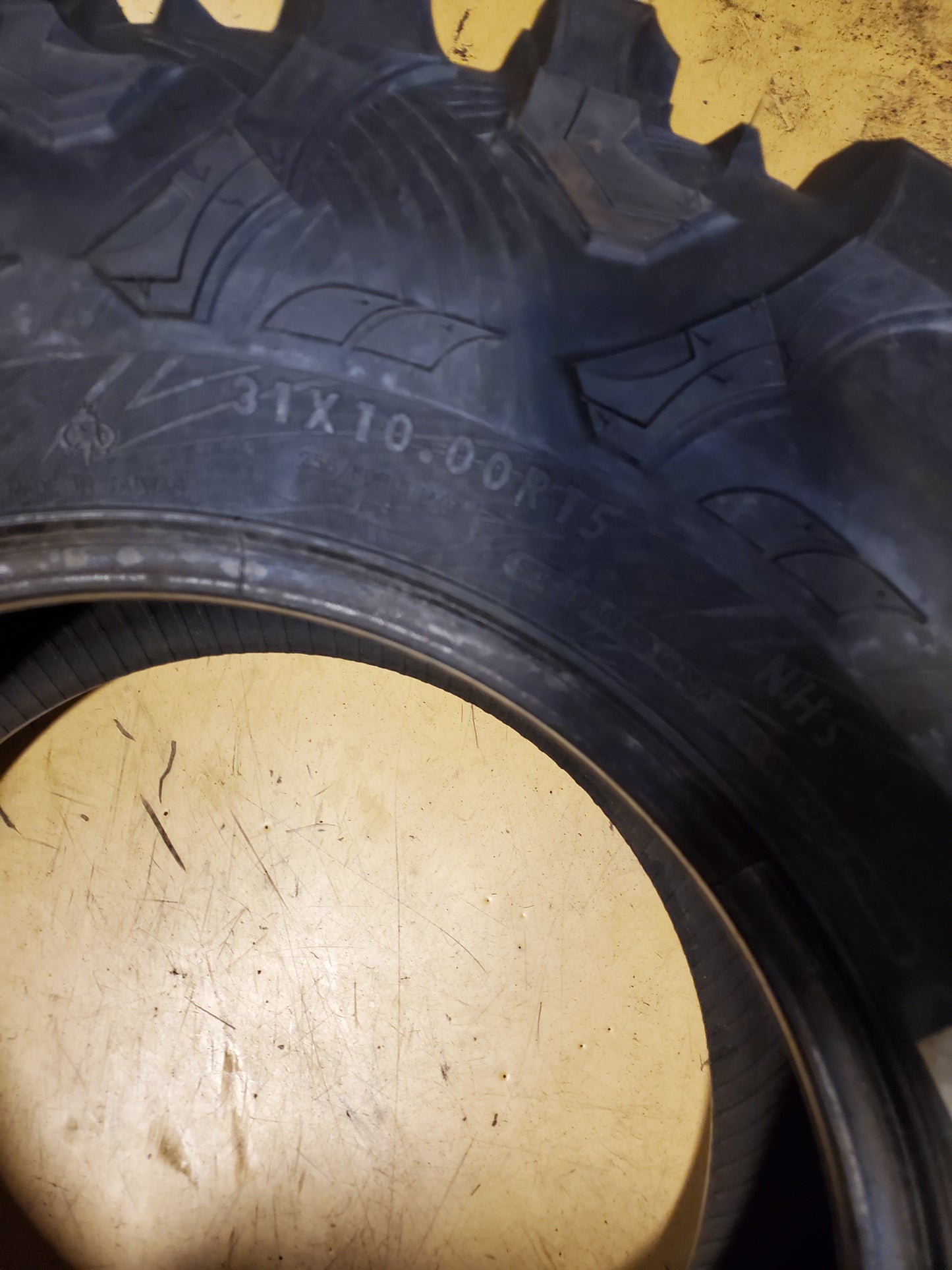 MAXXIS ML1 CARNIVORE BSW 31 10 15 8PLY ATV/UTV TIRE TM00020300