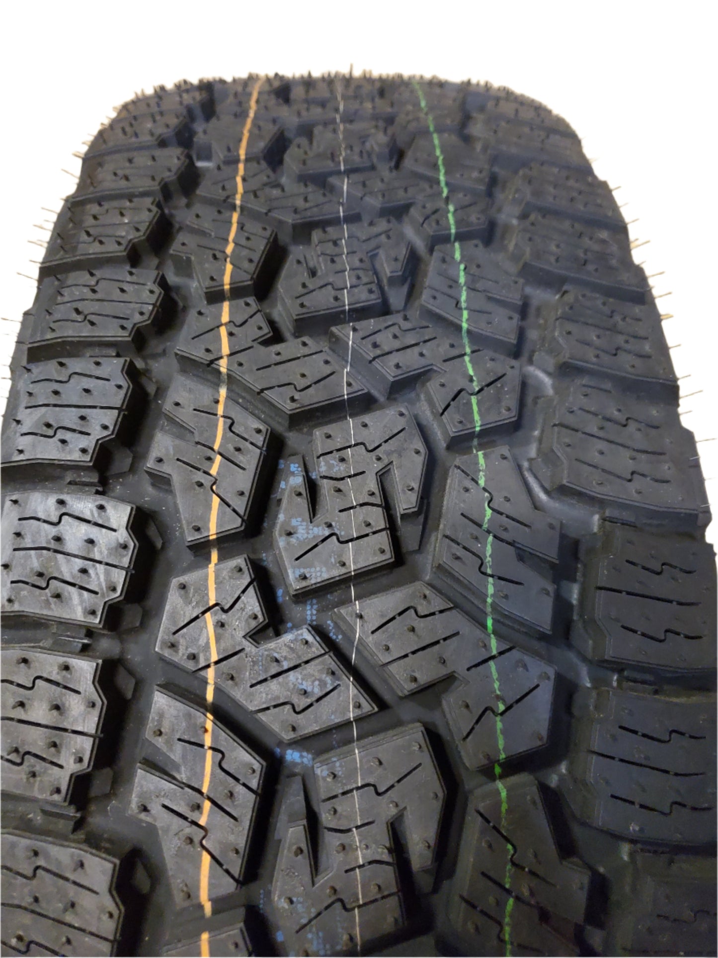 NOS TOYO OPEN COUNTRY A/T III BSW P 235 70 16 106T ALL TERRAIN TIRE 356110