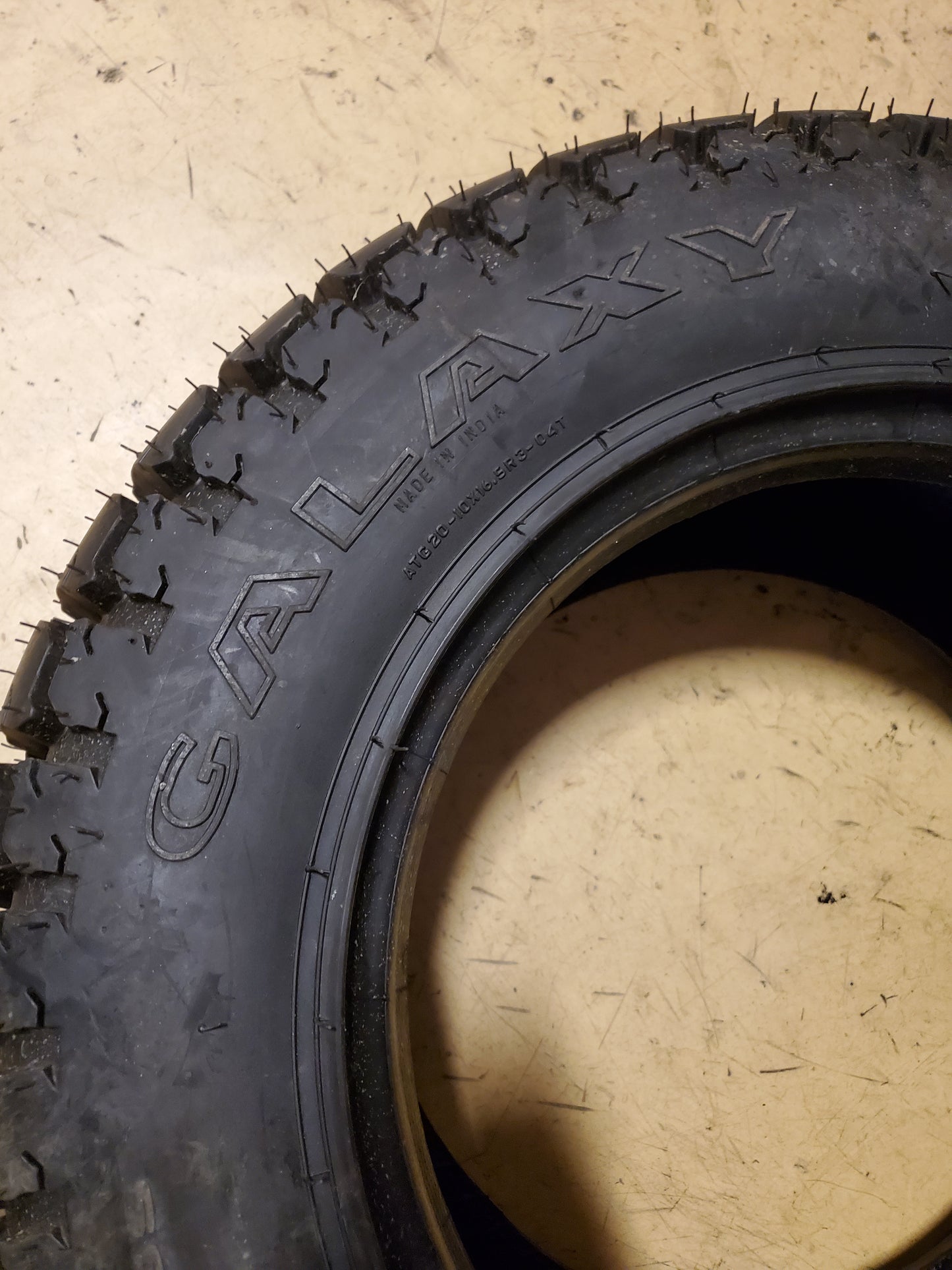 GALAXY MIGHTY MOW R-3 BSW 10 16.5 8PLY LAWN TIRE 135259