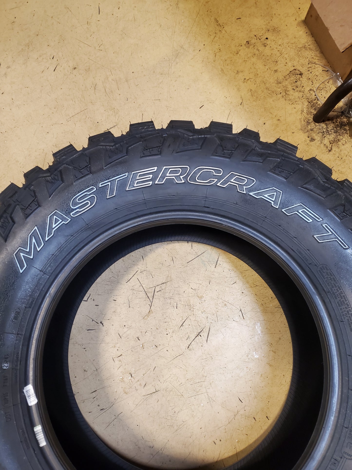 MASTERCRAFT COURSER MXT OWL LT 275 70 18 125/122Q 10PLY MUD TIRE 175042009