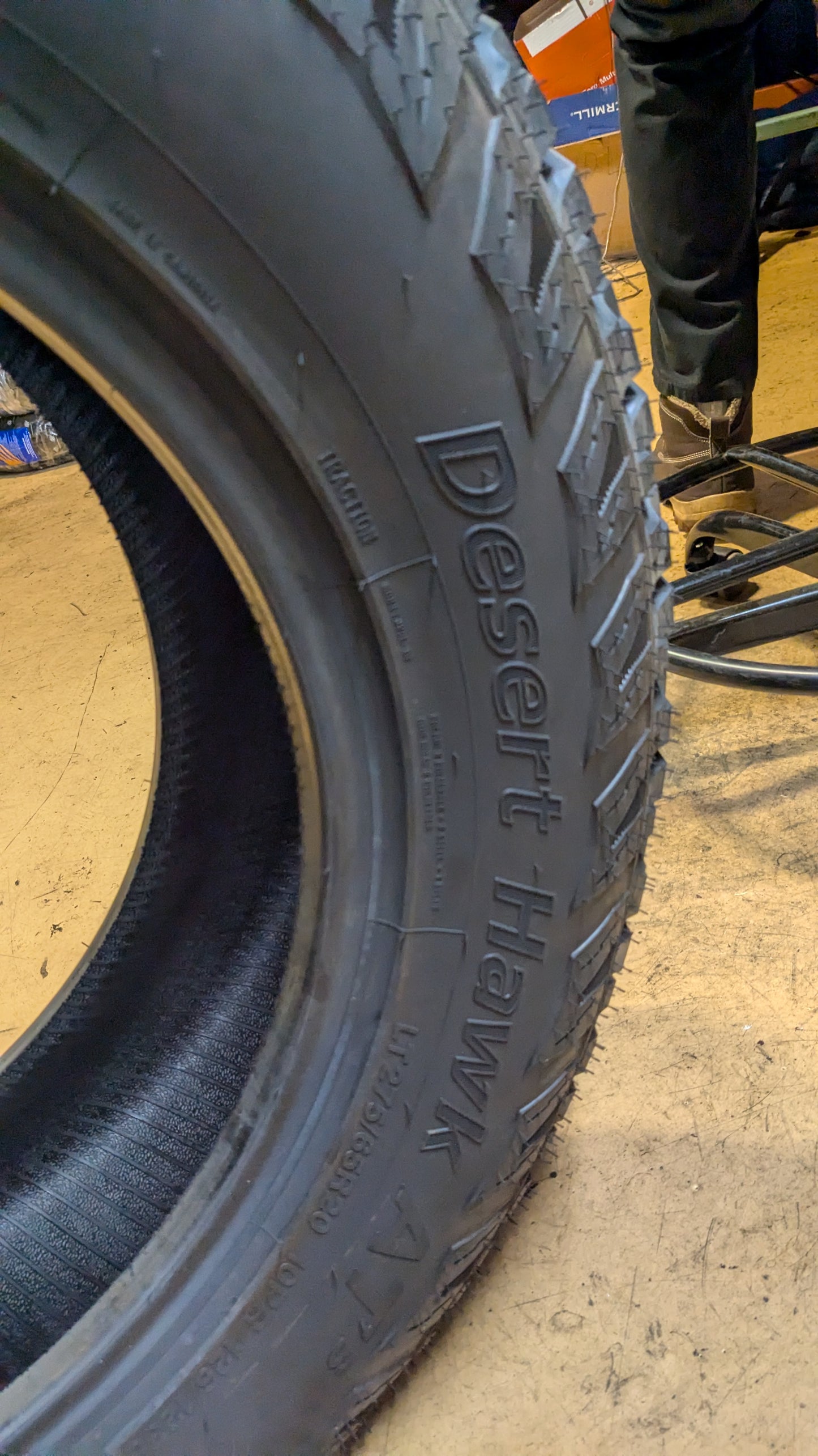 ACHILLES DESERT HAWK BSW LT 285 65 20 126/123S 10 PLY TERRAIN TIRE ADK67