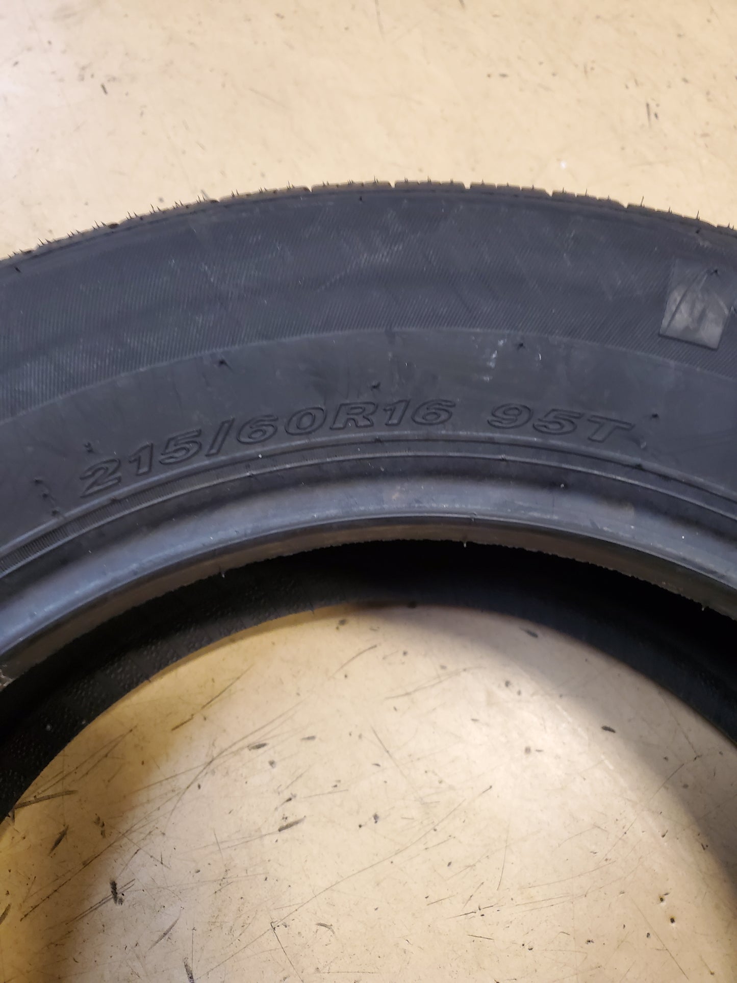 NEXEN N PRIZ AH5 BSW P 215 60 16 95T ALL SEASON TIRE 15147NXK