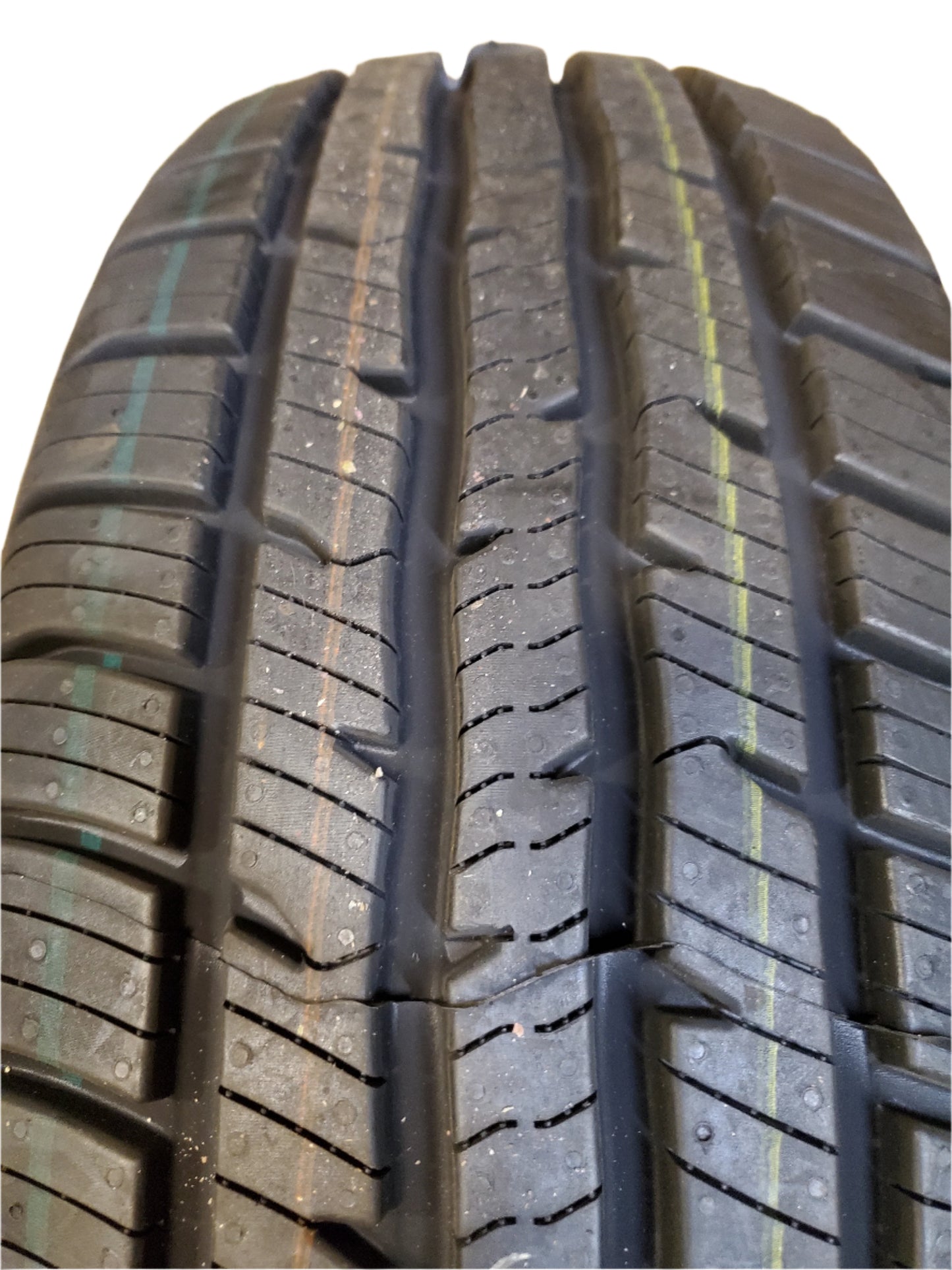 BFGOODRICH ADVANTAGE CONTROL BSW P 235 70 16 106T ALL SEASON TIRE 02584