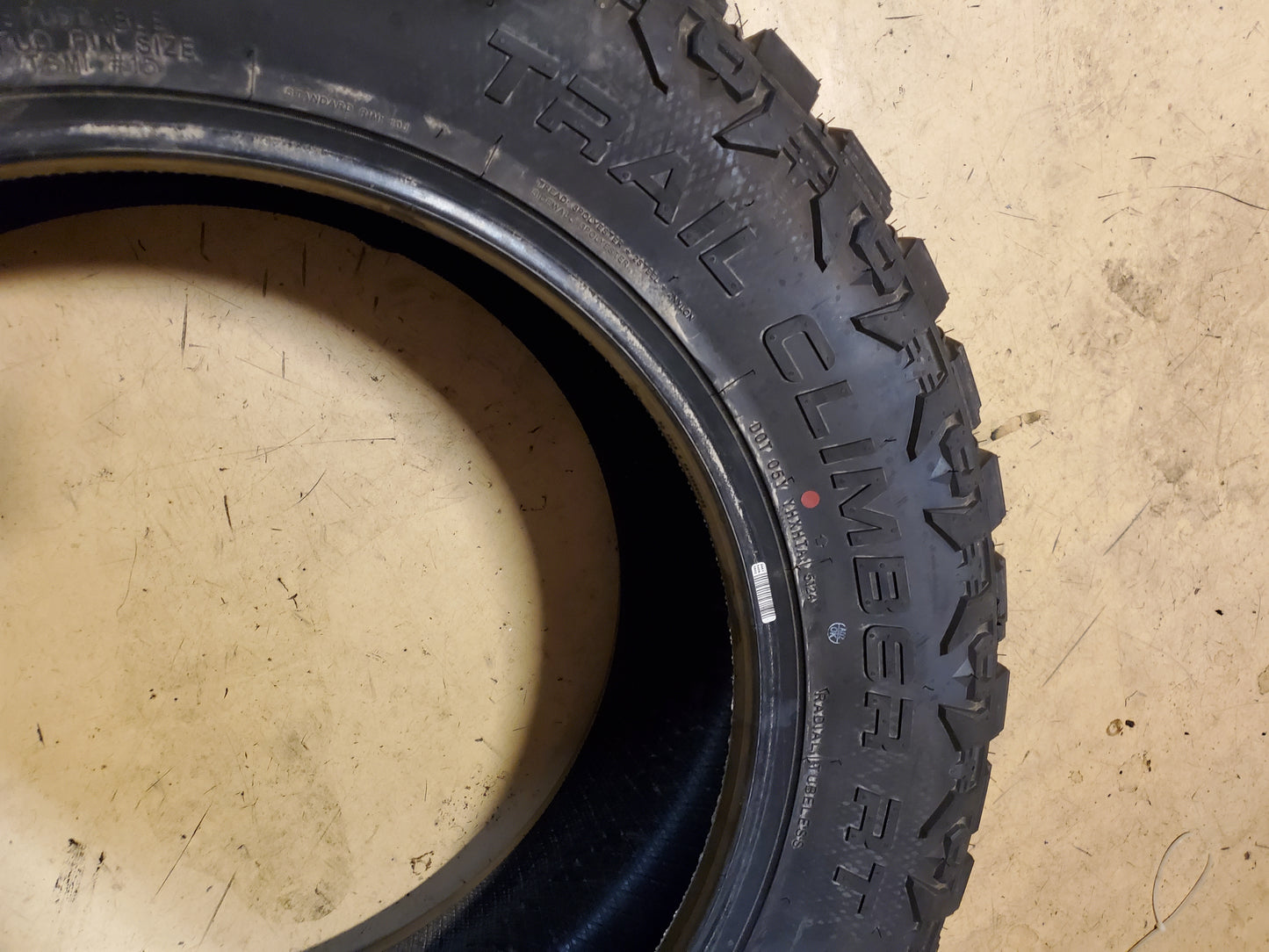 SUMMIT TRAIL CLIMBER RT BSW LT 37 12.5 22 127Q 12PLY RUGGED TERRAIN TIRE 1600728