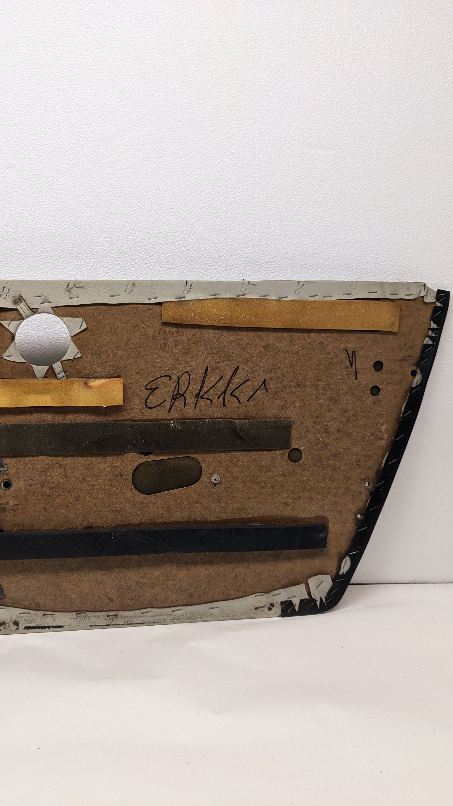 USED PORSCHE 911 CARRERA LEFT LEATHER DOOR PANEL WITH TWEETER AND HANDLE