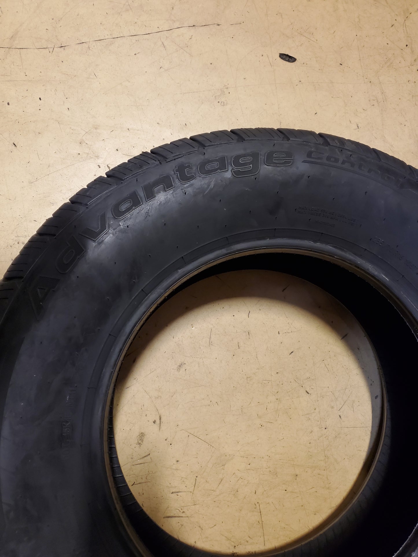 BFGOODRICH ADVANTAGE CONTROL BSW P 235 70 16 106T ALL SEASON TIRE 02584