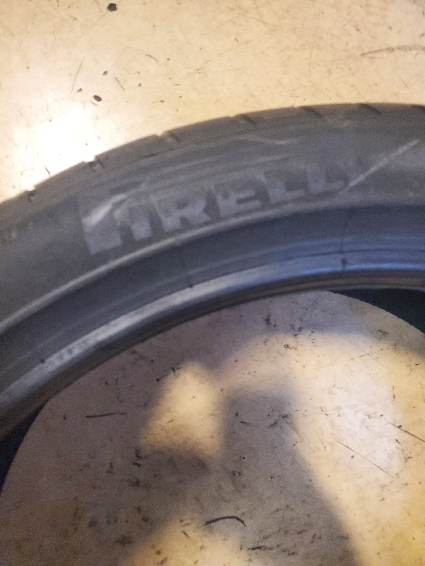 NOS PIRELLI P ZERO PZ4 SPORT N1 BSW P 235 40 19 92Y UHP TIRE 2501900