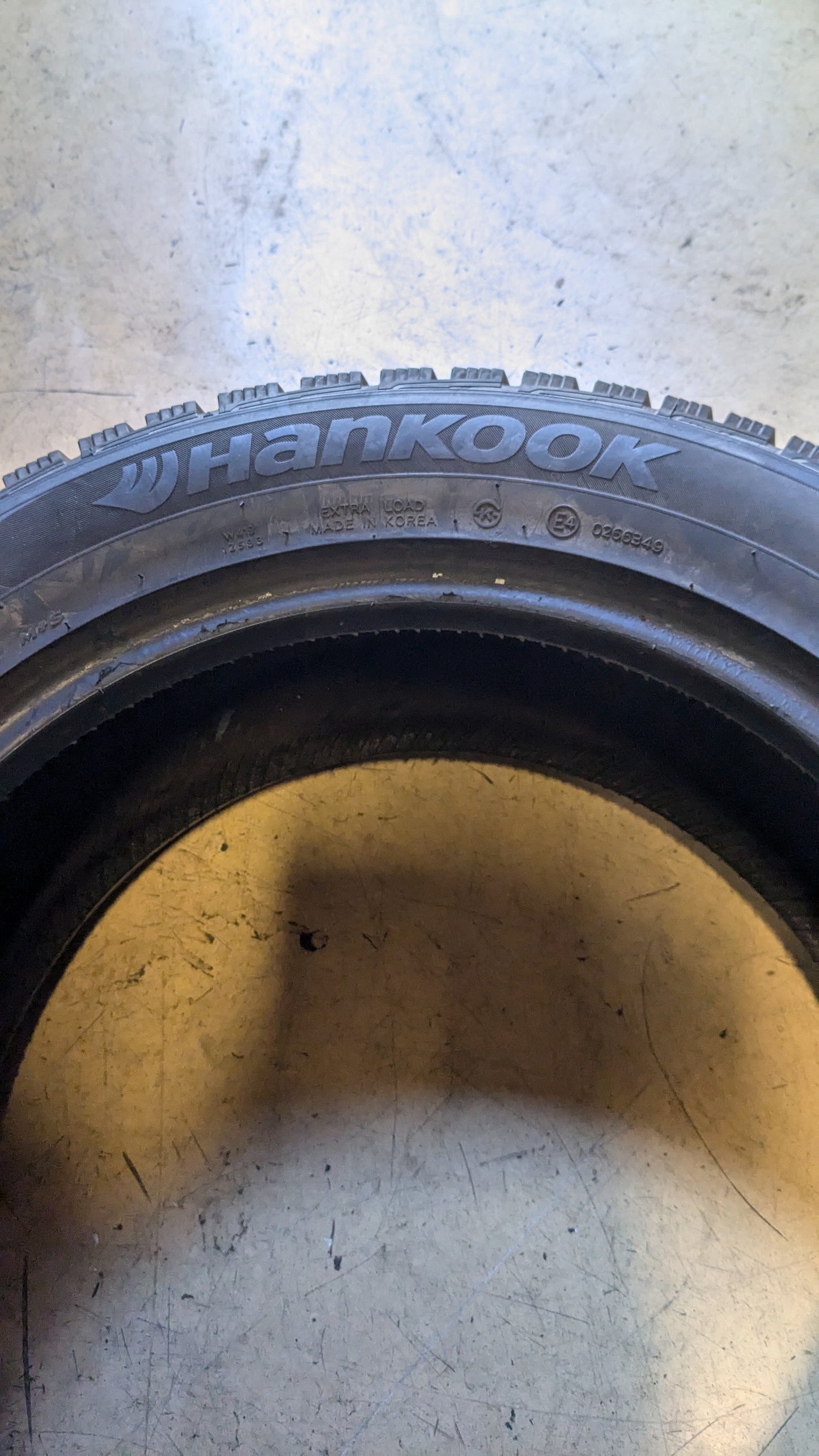 NOS HANKOOK WINTER I PIKE RS STUDDED BSW P 225 55 17 101T XL WINTER TIRE 1014411
