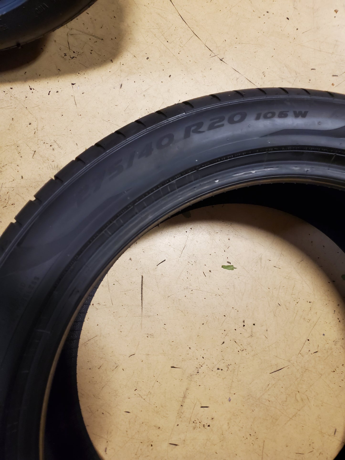 PIRELLI P ZERO PZ4 LUXURY * K1 BSW P 275 40 20 106W XL RF UHP TIRE 2707200