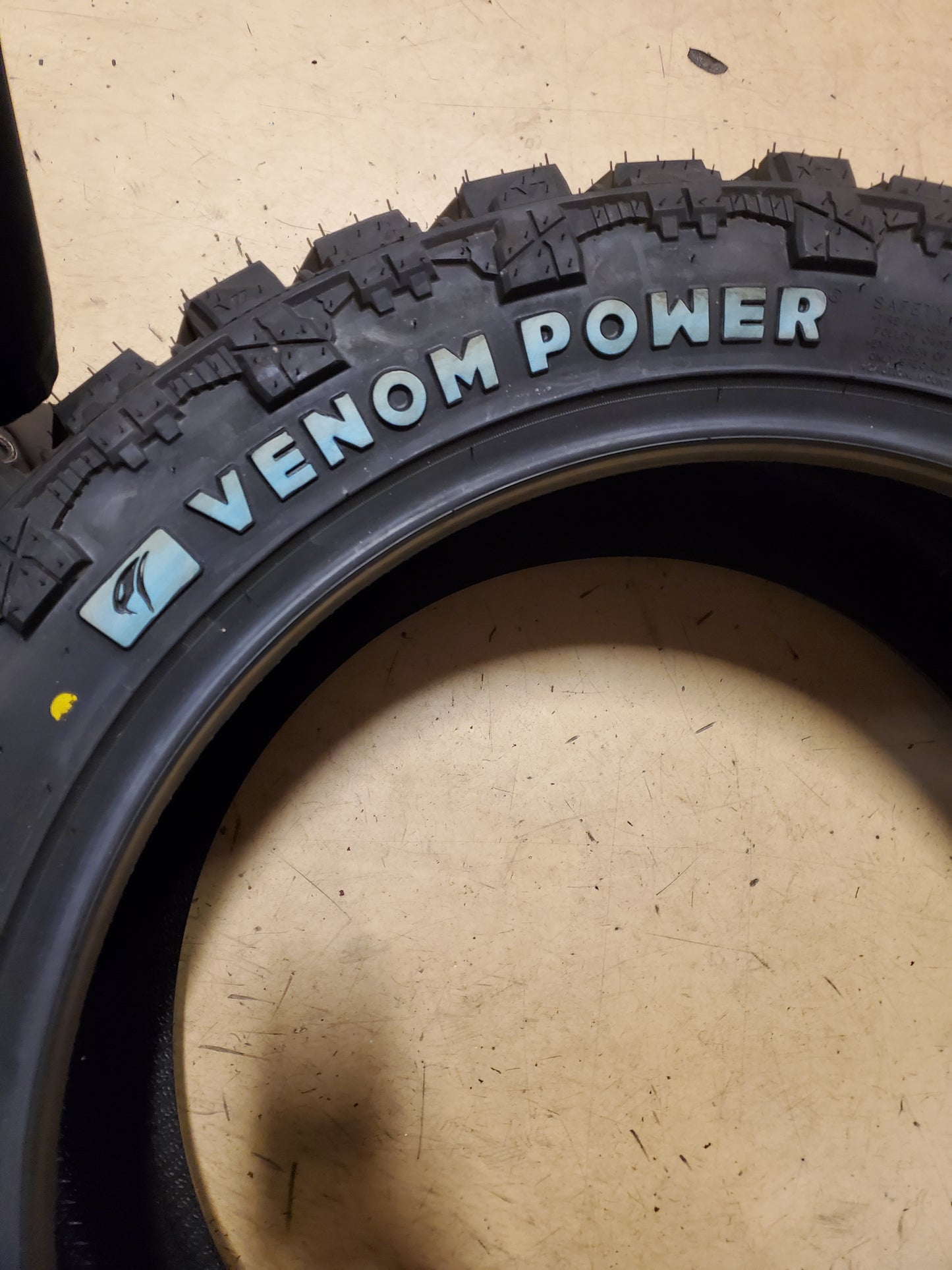 VENOM POWER TERRA HUNTER M/T RWL LT 33 12.5 22 109Q 10PLY MUD TIRE TVPMT16L