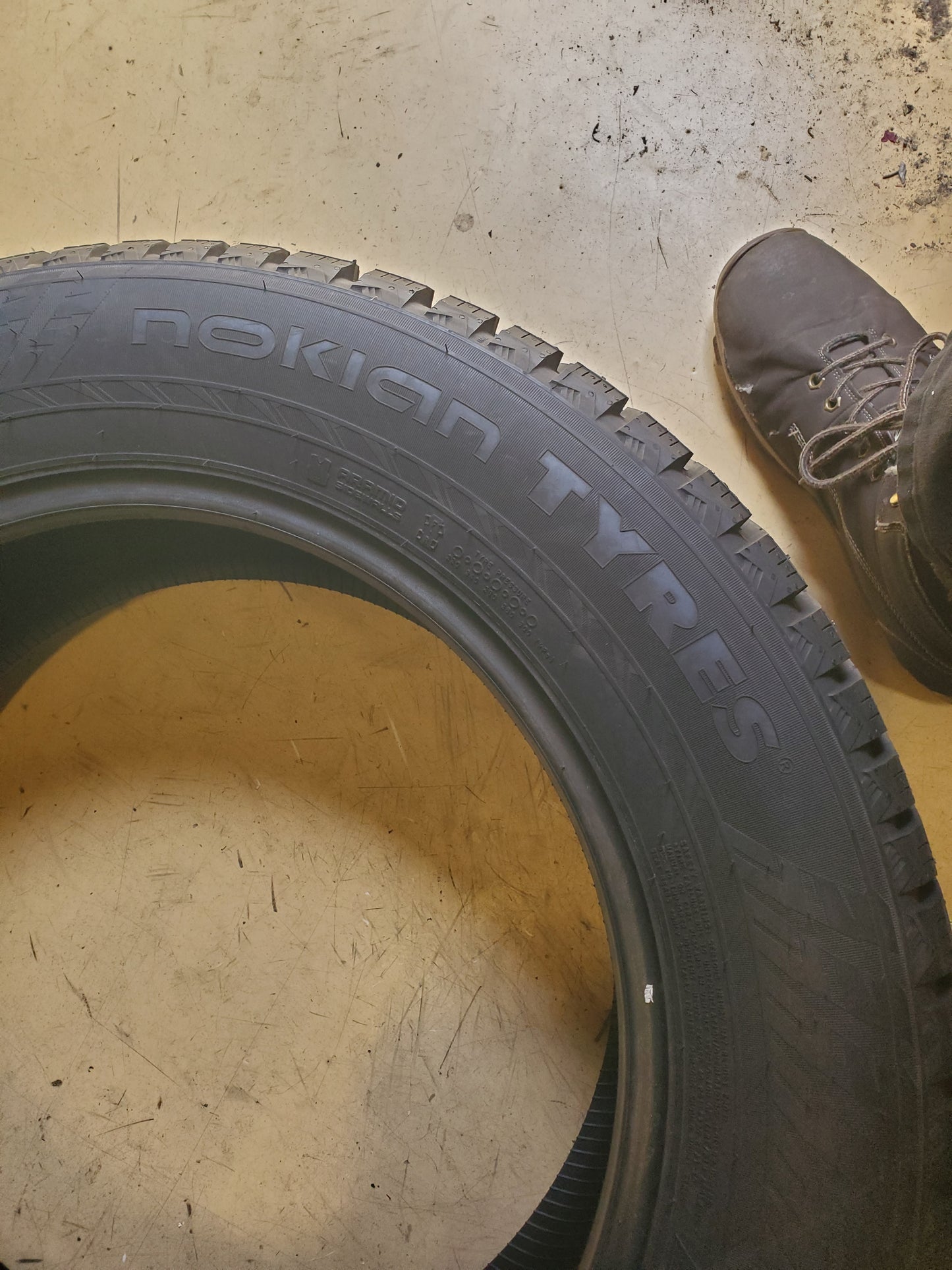 2 NOKIAN HAKKAPELIITTA 10 SUV STUDDED BSW P 235 60 18 107T XL WINTER TIRE TS32490