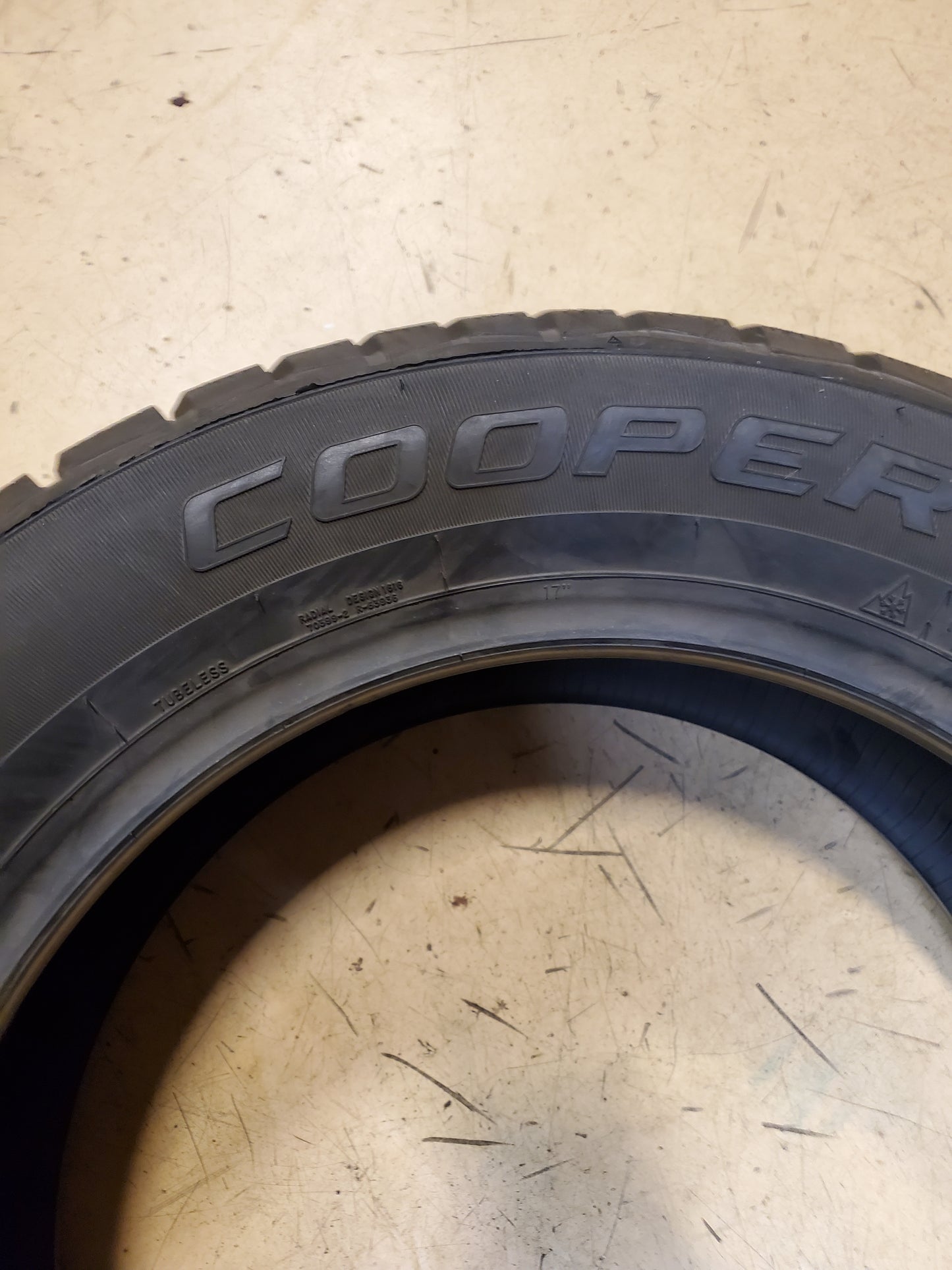 NOS COOPER EVOLUTION WINTER BSW P 215 60 17 96T WINTER TIRE 166139006