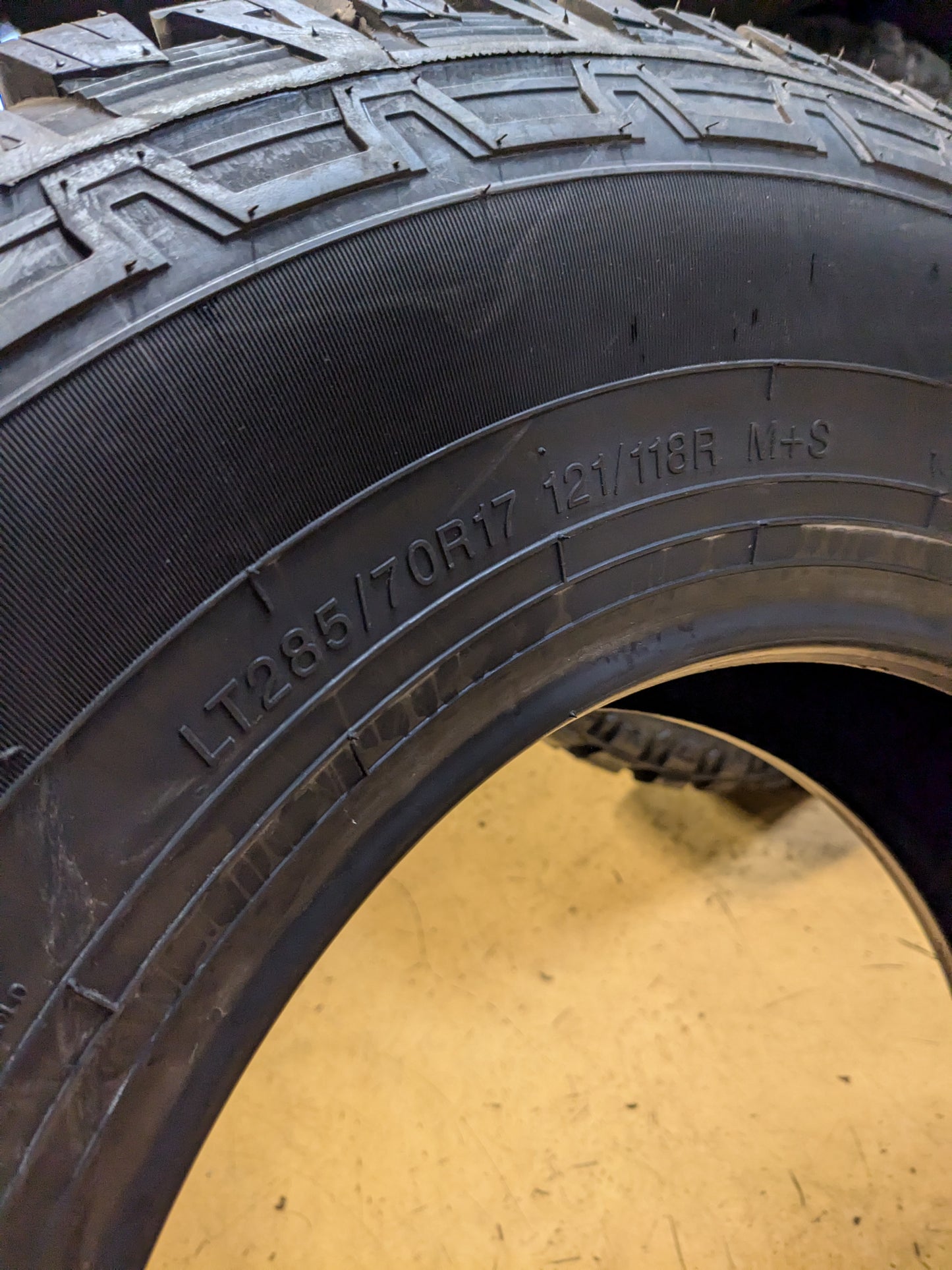 FINALIST TERRENO A/T BSW LT 285 70 17 121/118R LRE 10PLY ALL TERRAIN TIRE LLLT042