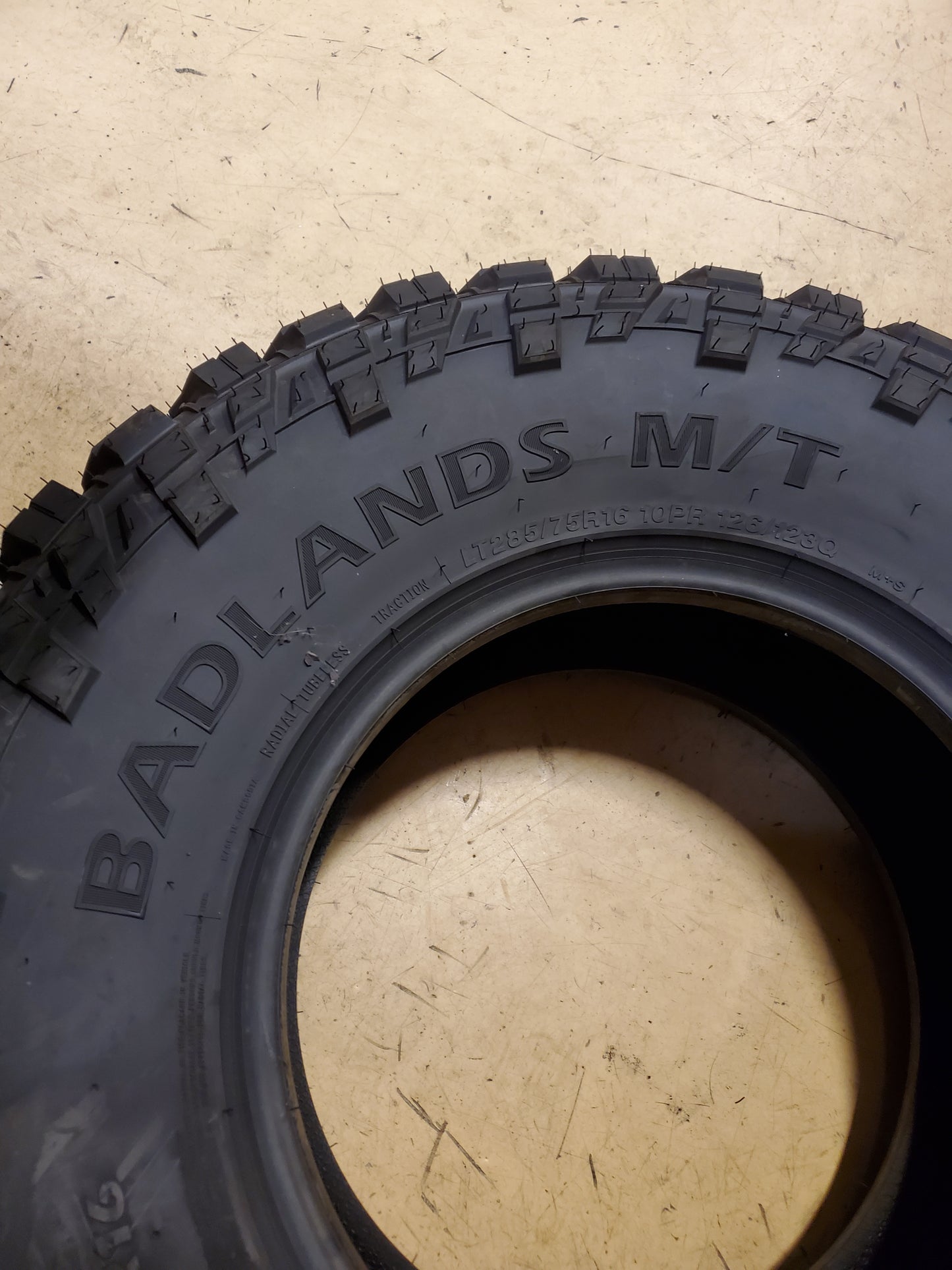 MASTERTRACK BADLANDS M/T BSW LT 285 75 16 126/123Q 10PLY MUD TIRE MASTMT001S1