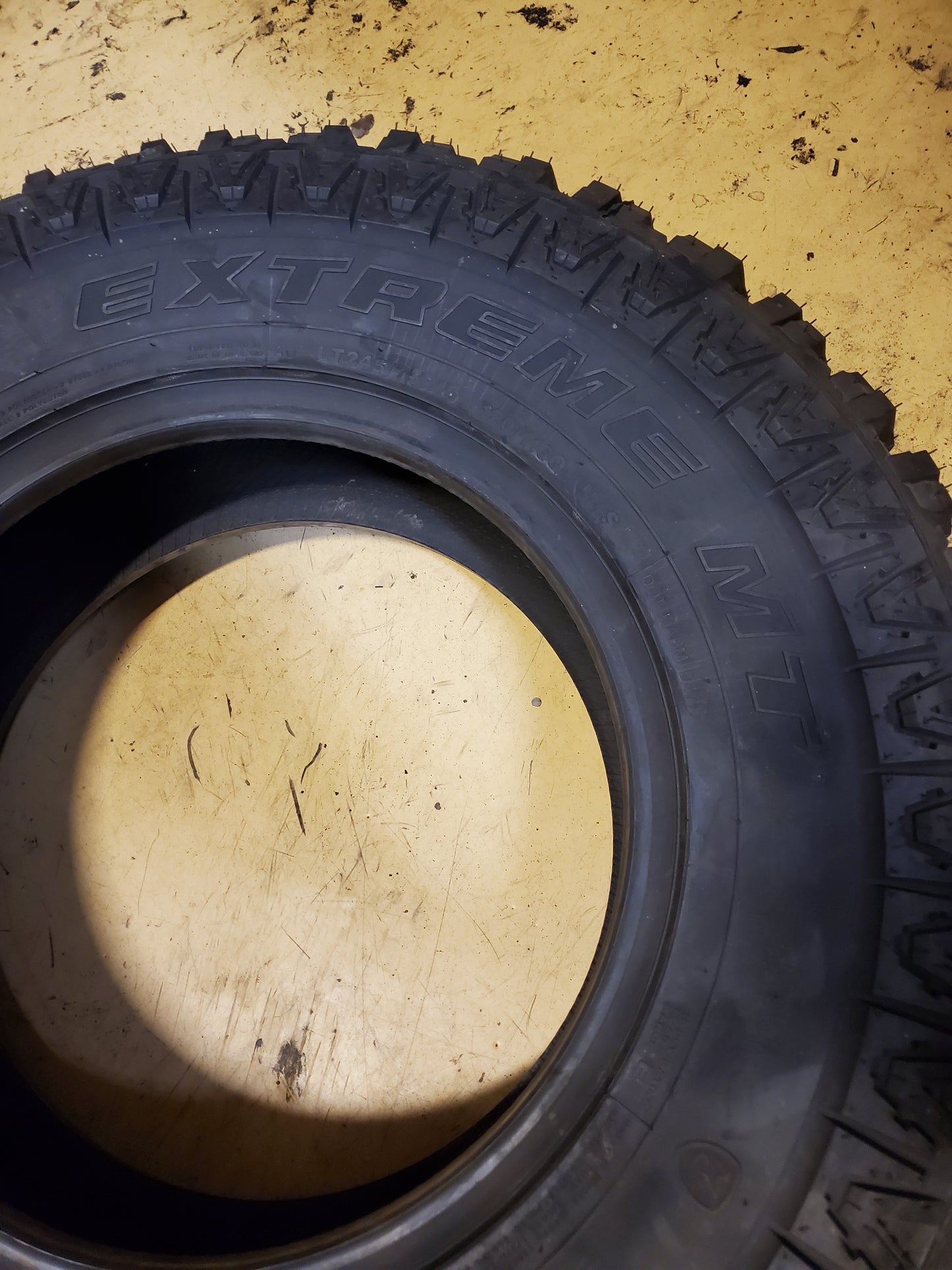 MUD CLAW EXTREME MT BSW LT 245 75 16 120/116Q 10PLY MUD TIRE MCX36