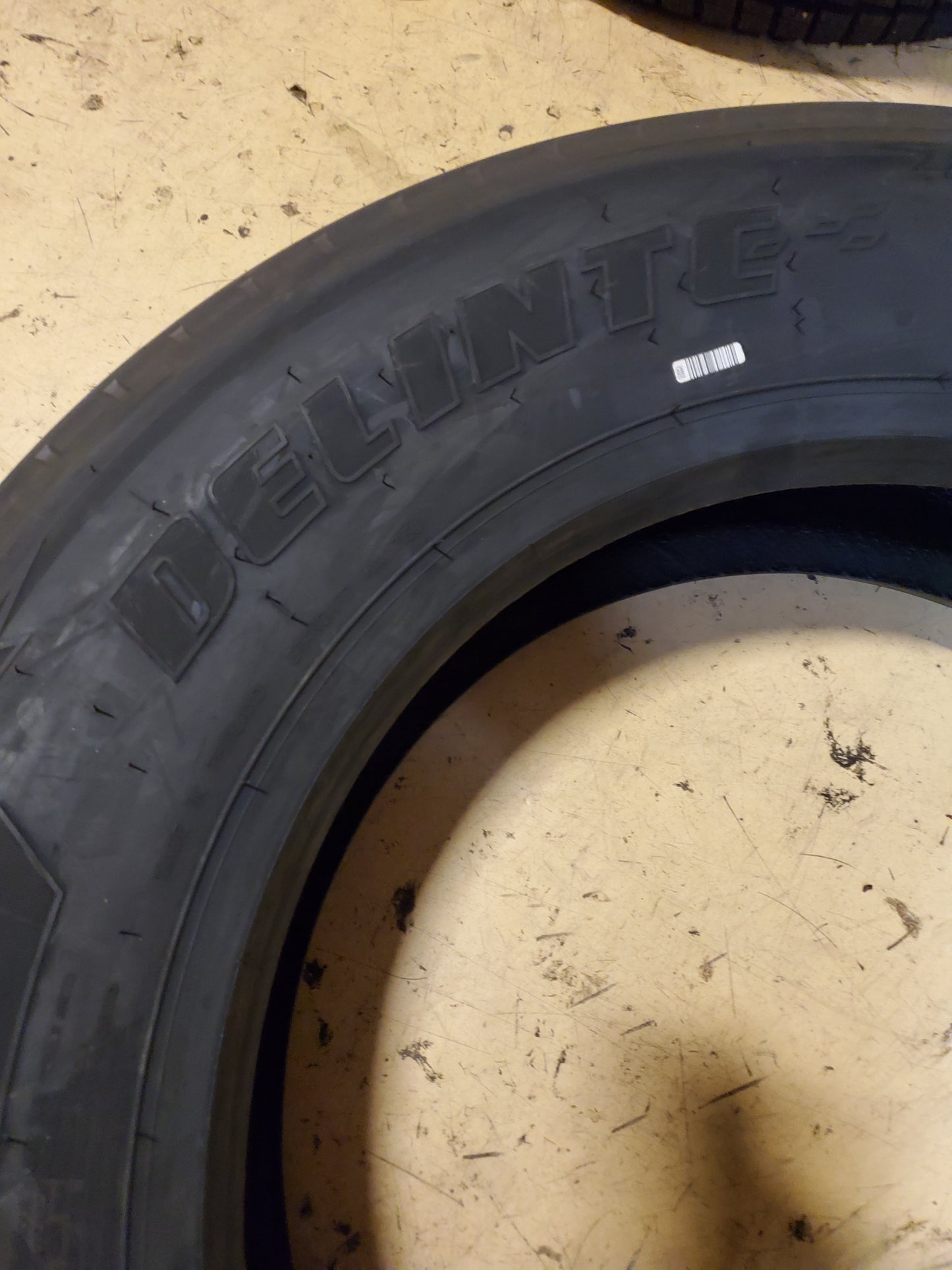 DELINTE DL-AP-R01 BSW 255 70 22.5 140/137M 16PLY OVERSIZED TIRE 841623150754