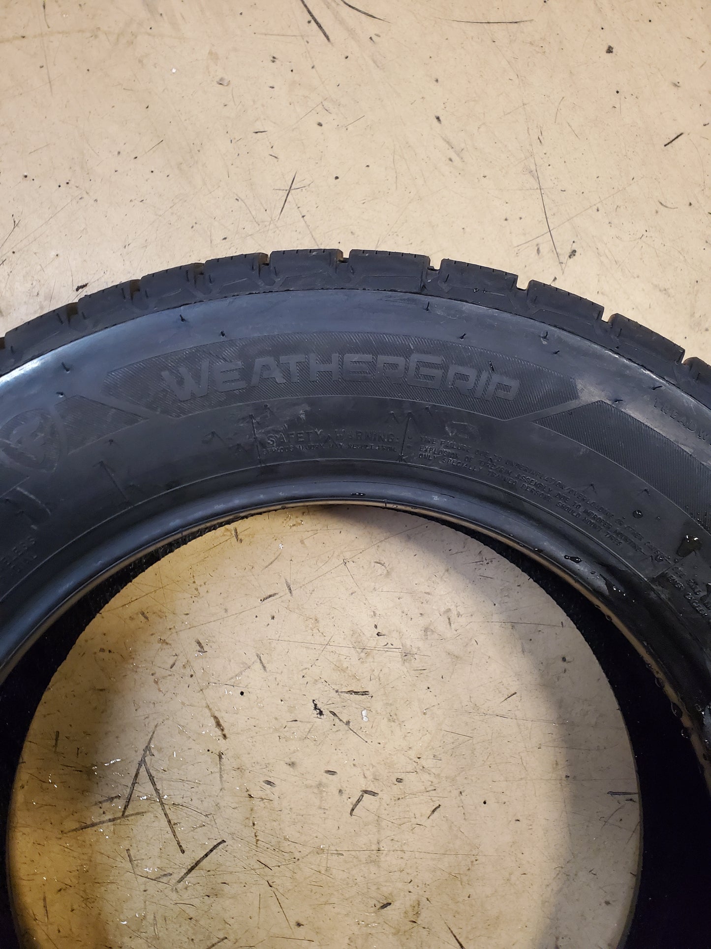 4 FIRESTONE WEATHERGRIP BSW P 195/65R15 91H ALL WEATHER TIRE 004405