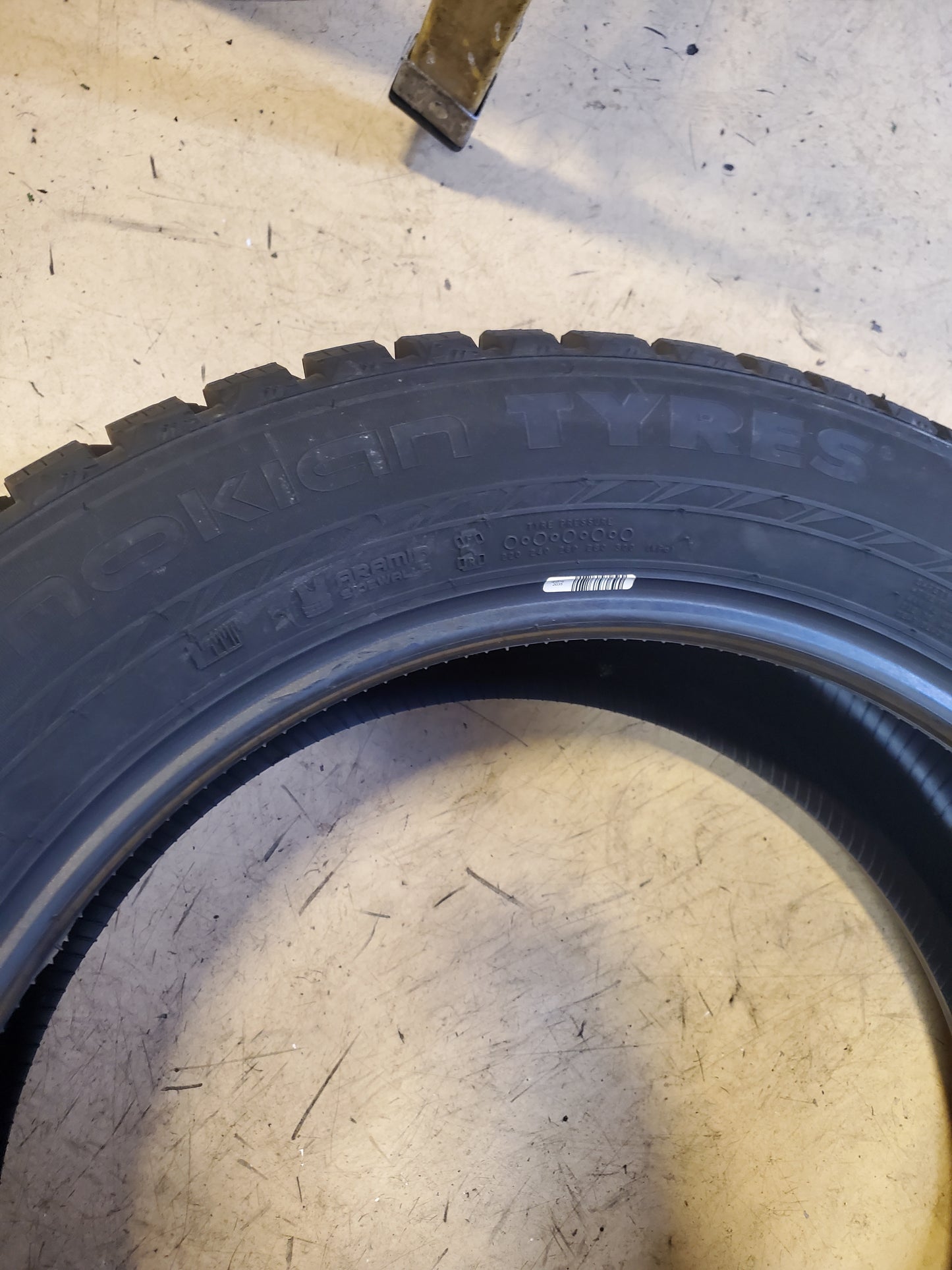 NOKIAN HAKKAPELIITTA 10 SUV STUDDED P 235 55 19 105T XL WINTER TIRE TSF00026