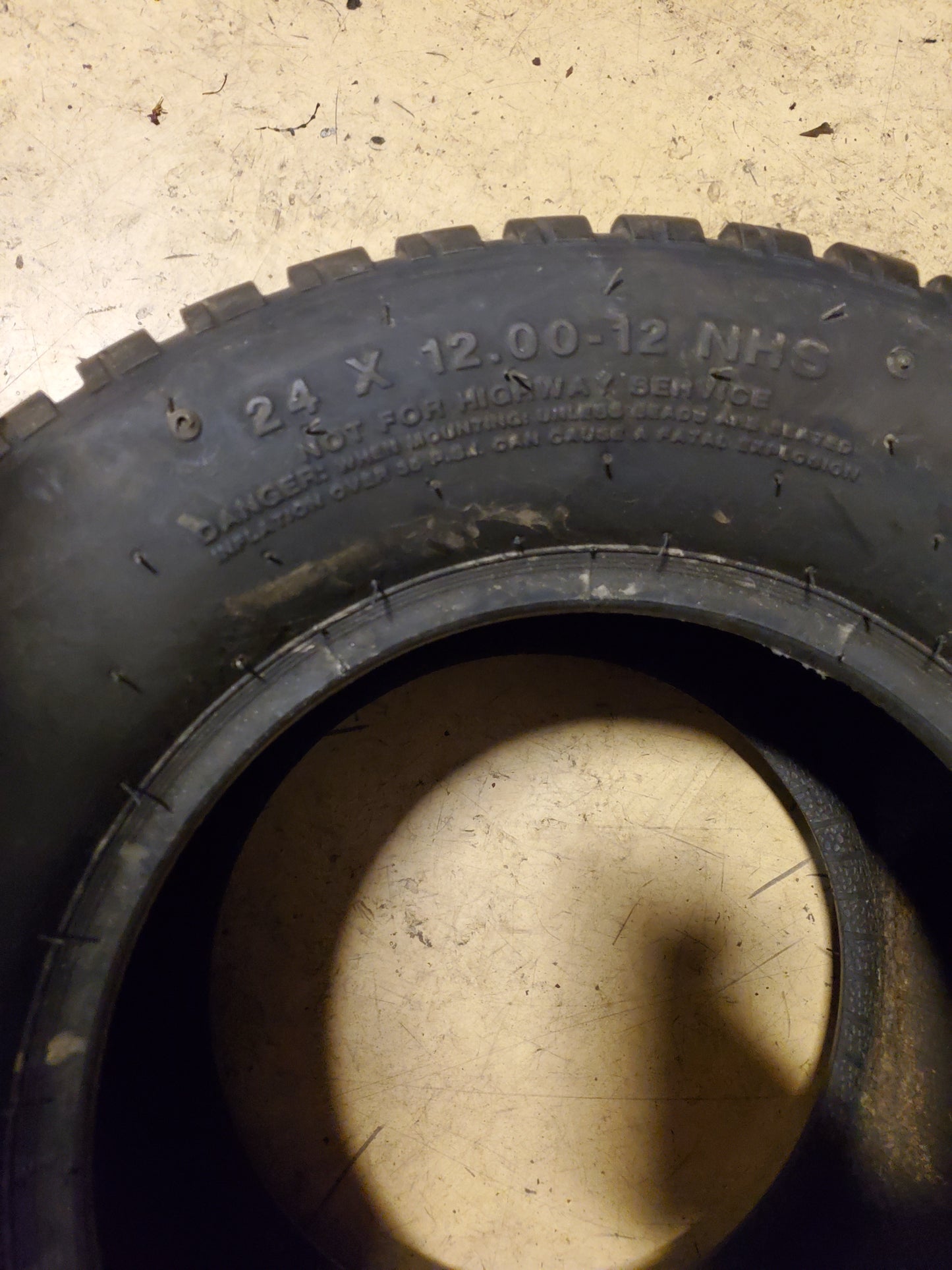 HERCULES TERRA TRAC TURF BSW 24 12 12 4PLY LAWN TIRE 98484